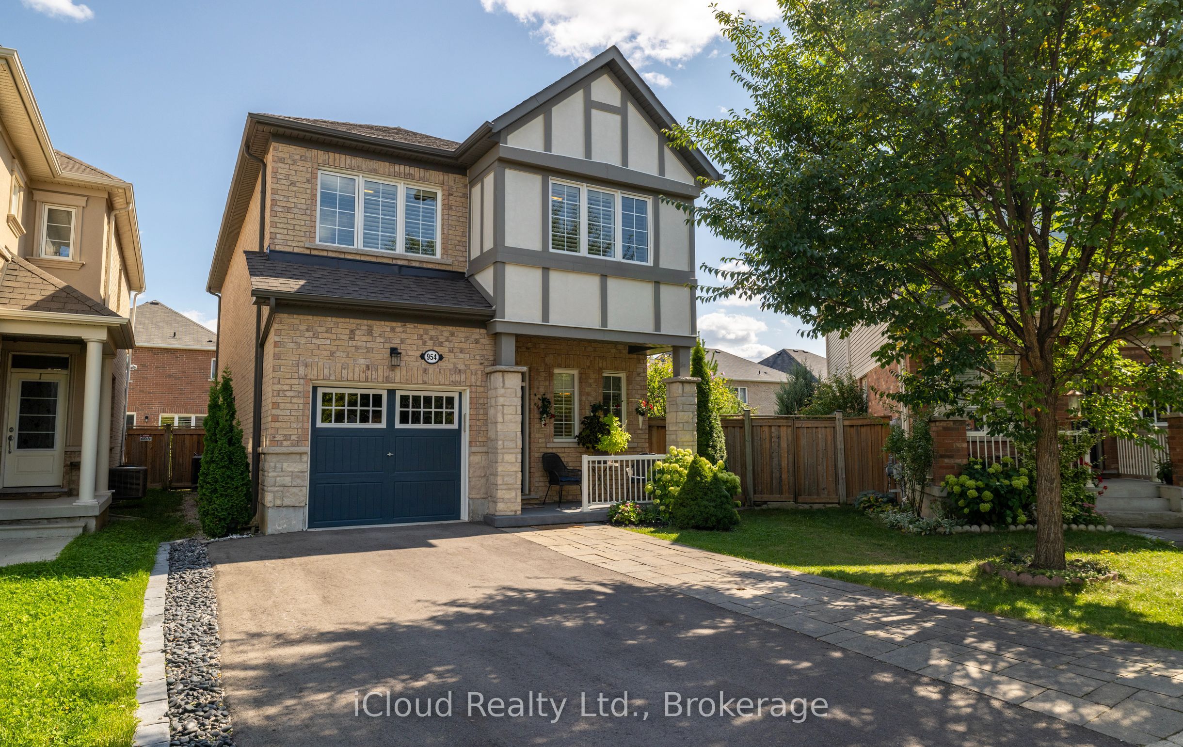954 Penson Crescent, Milton, ON L9T 8Z7 photo 2