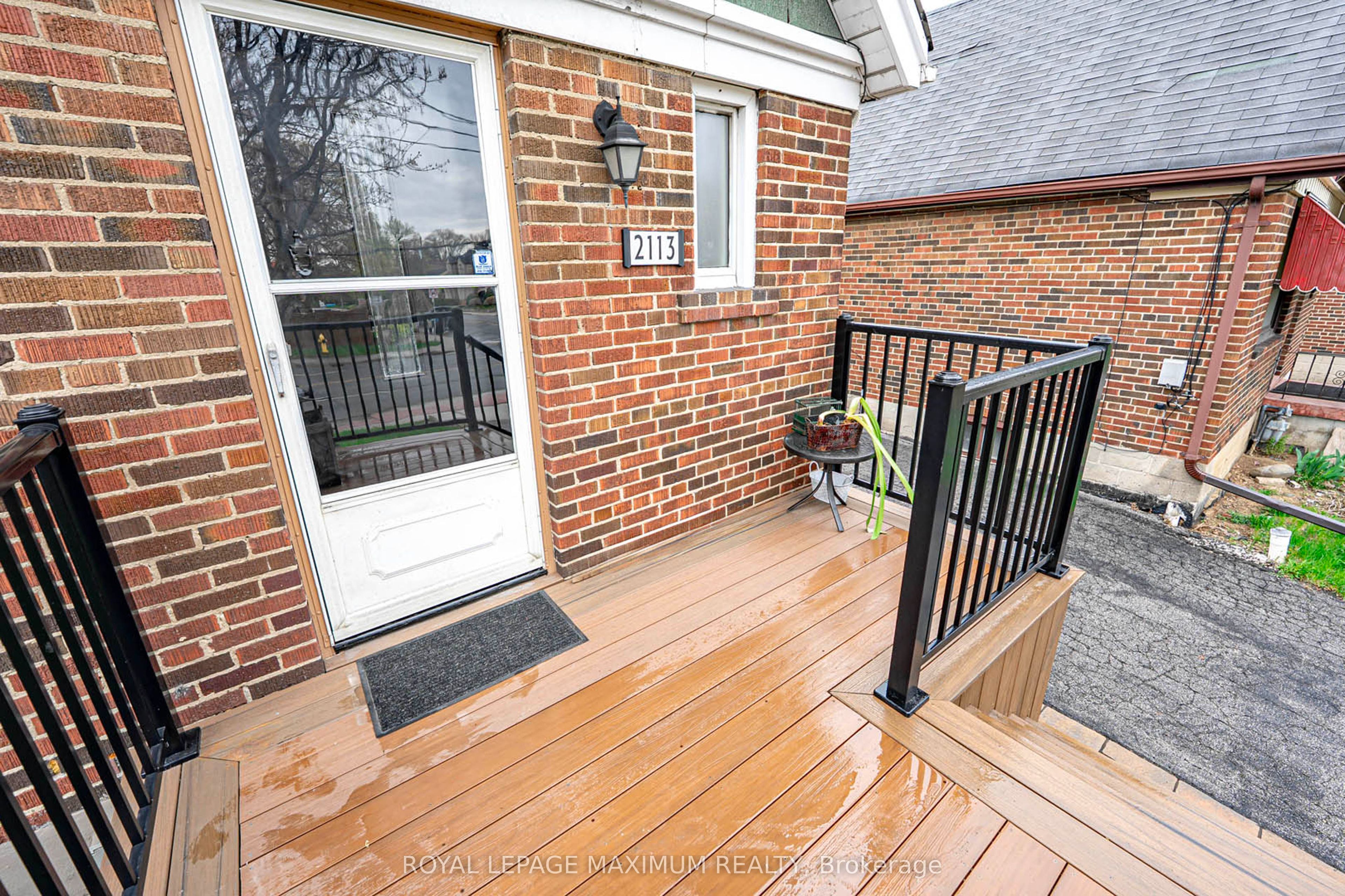 2113 Keele Street, Toronto, ON M6M 3Z3 photo 2