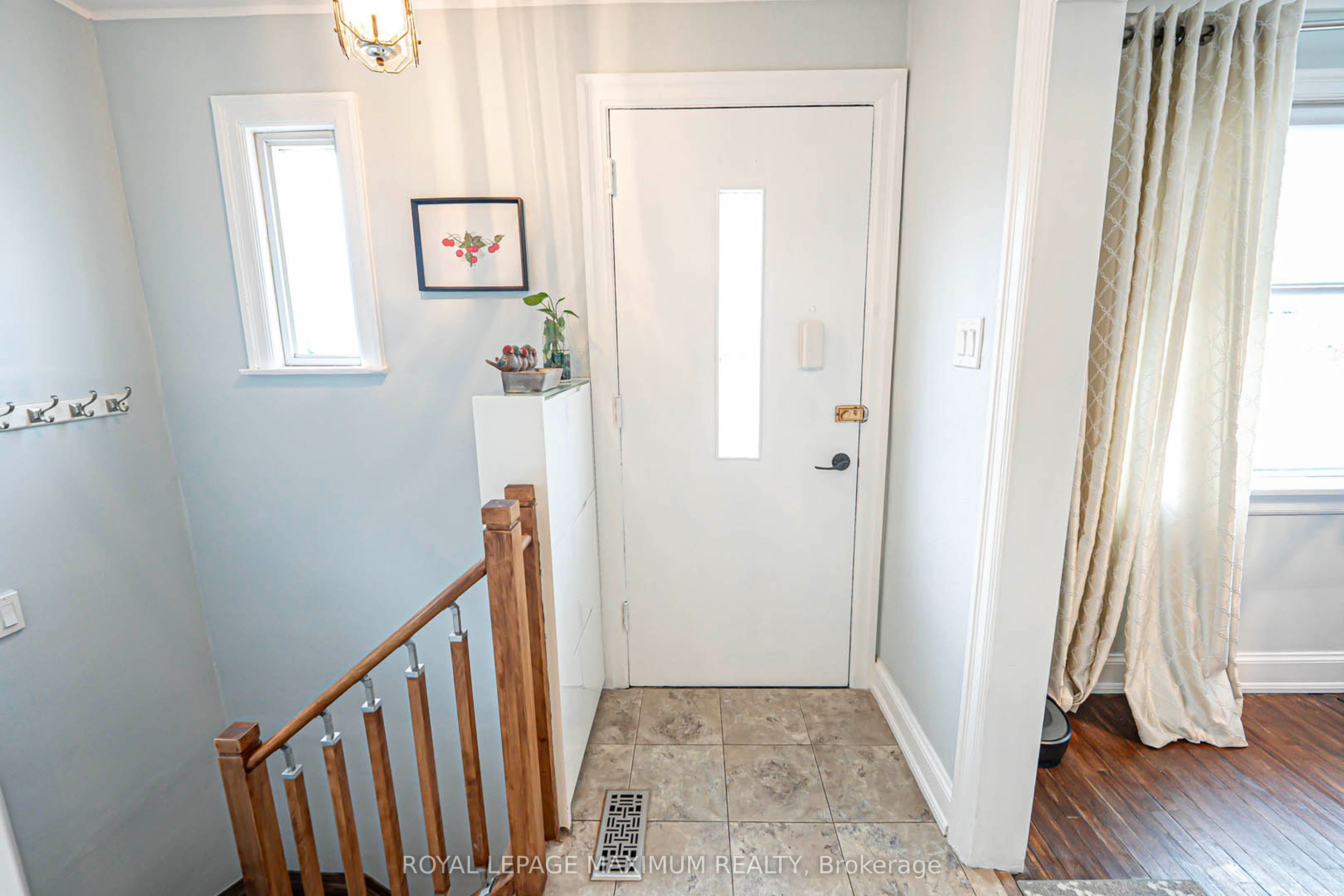 2113 Keele Street, Toronto, ON M6M 3Z3 photo 3
