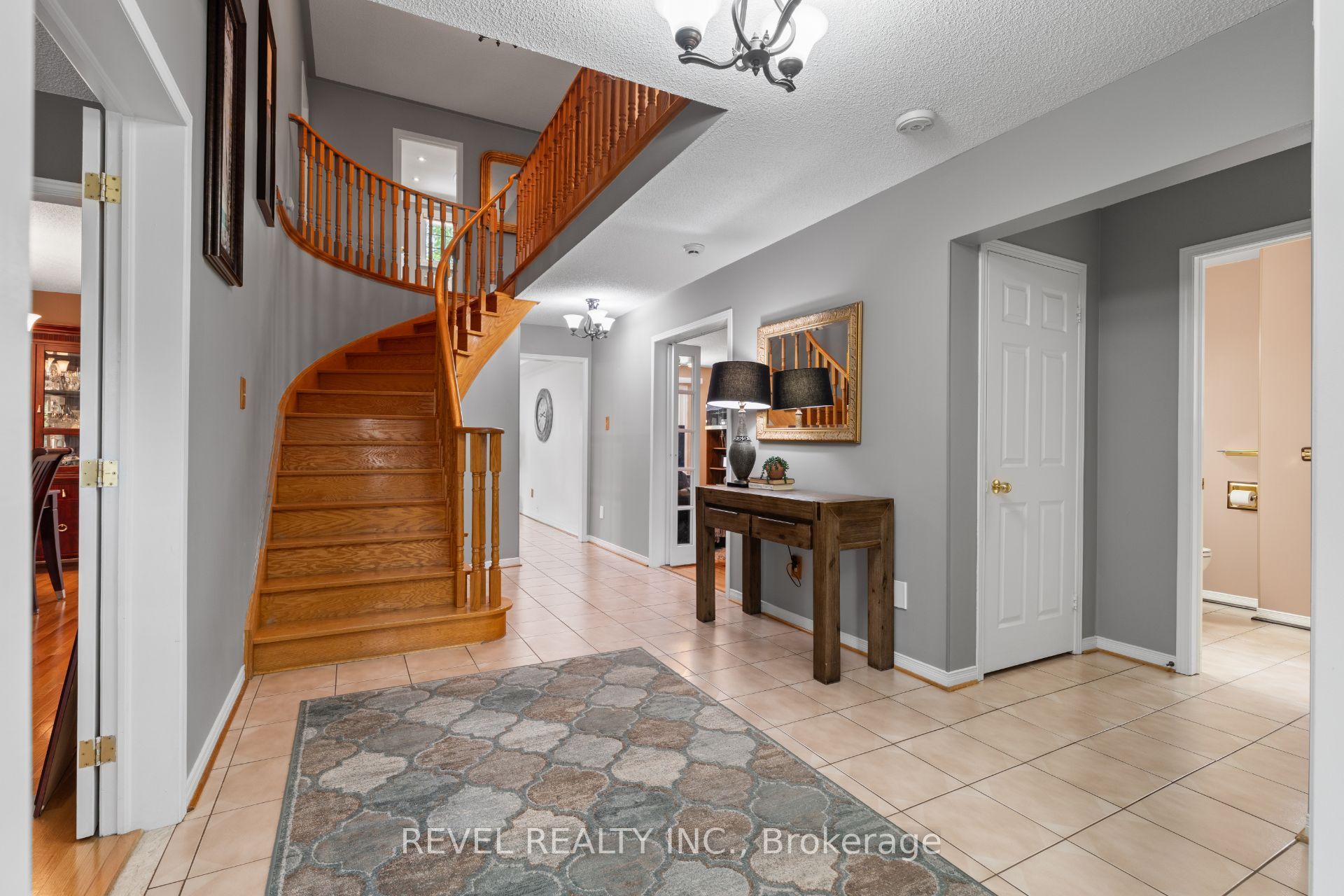 8 Cochrane Avenue, Brampton, ON L6Z 4J4 photo 4