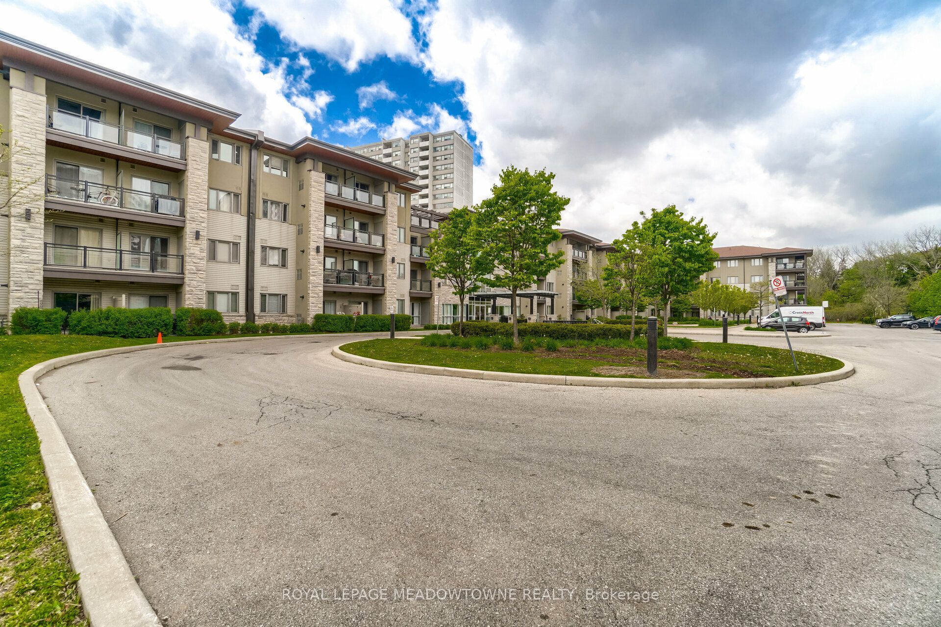 570 Lolita Gardens 119, Mississauga, ON L5A 0A1