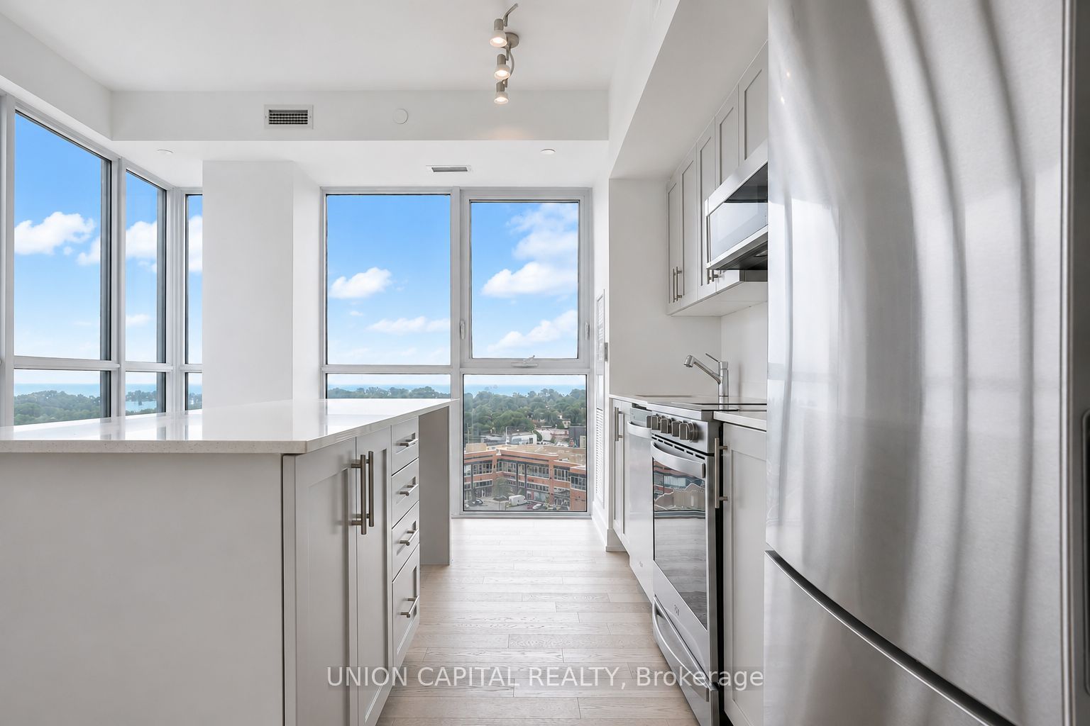1063 Douglas McCurdy Common 1104, Mississauga, ON L5G 0C5 photo 4