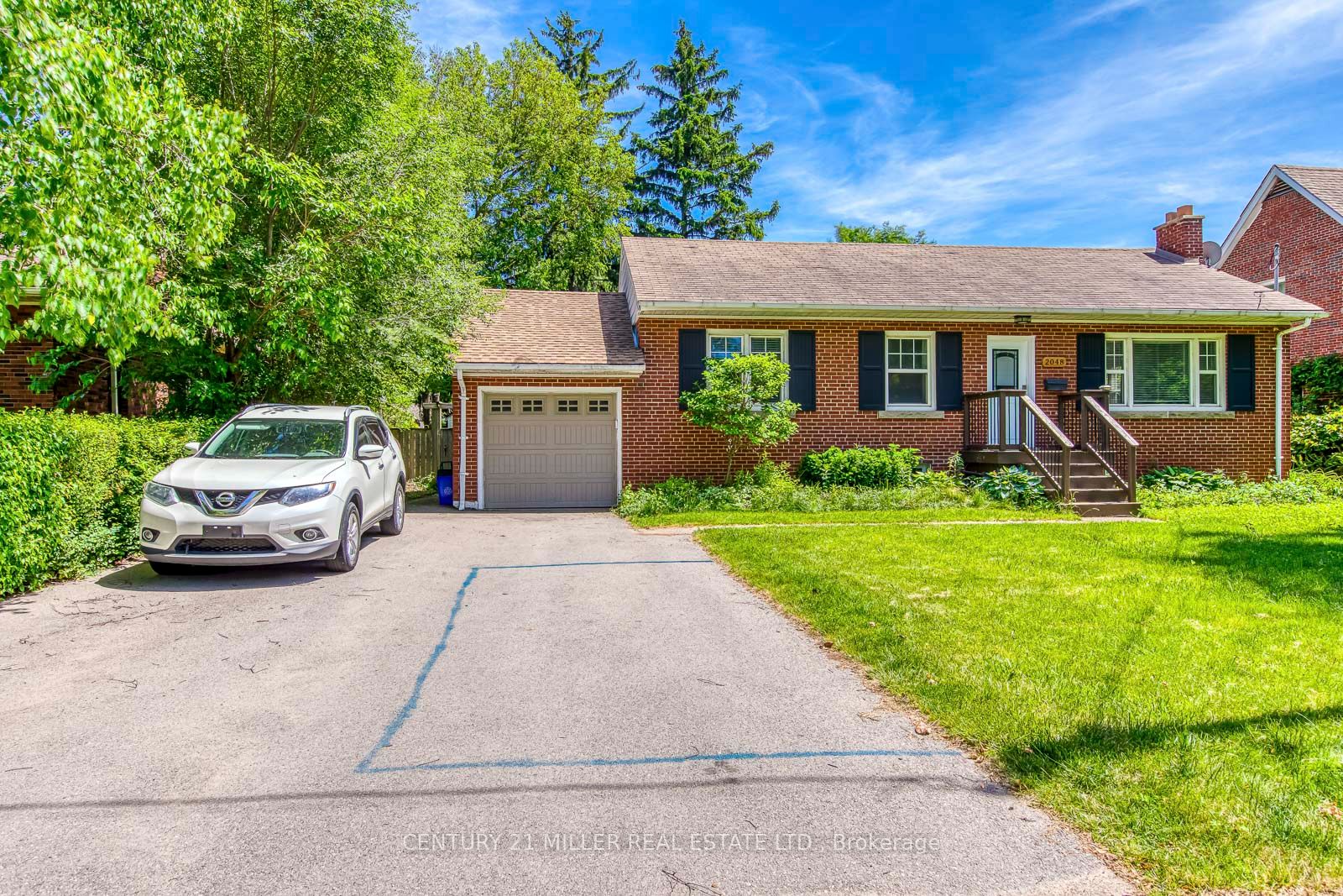 2048 Edinburgh (Main Level) Drive, Burlington, ON L7R 2C9 photo 3