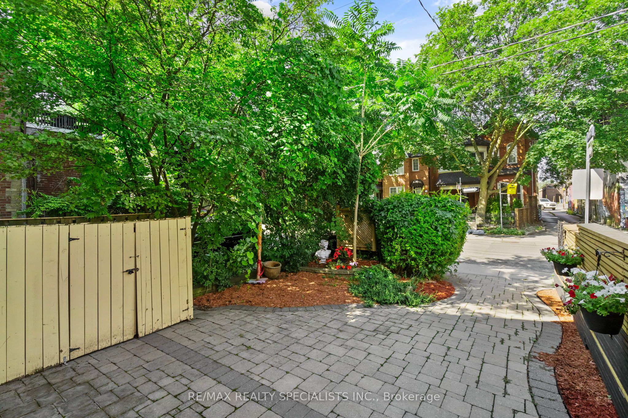 73 Elm Grove Avenue, Toronto, ON M6K 2J2 photo 4