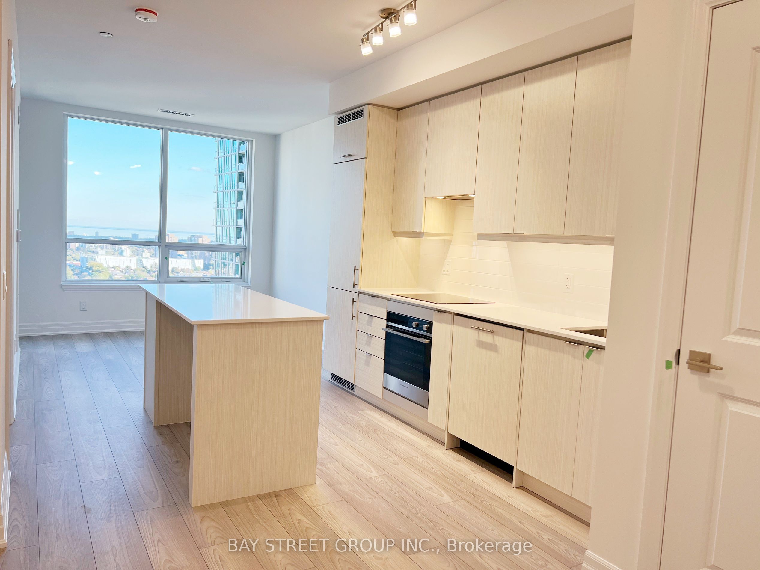 36 Elm Drive W 2205, Mississauga, ON L5B 1L9 photo 2