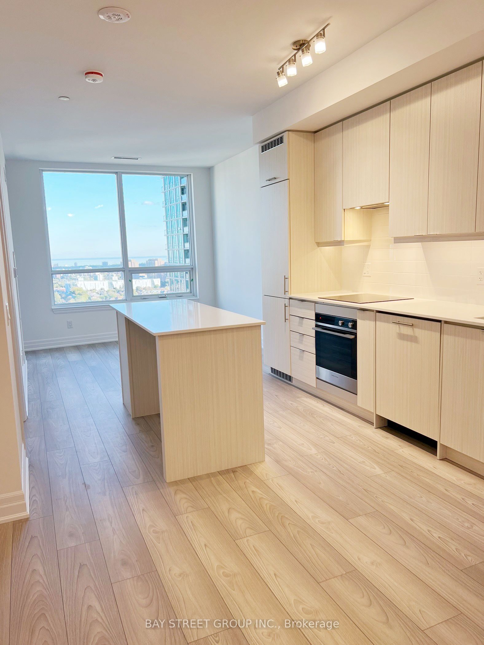 36 Elm Drive W 2205, Mississauga, ON L5B 1L9 photo 3