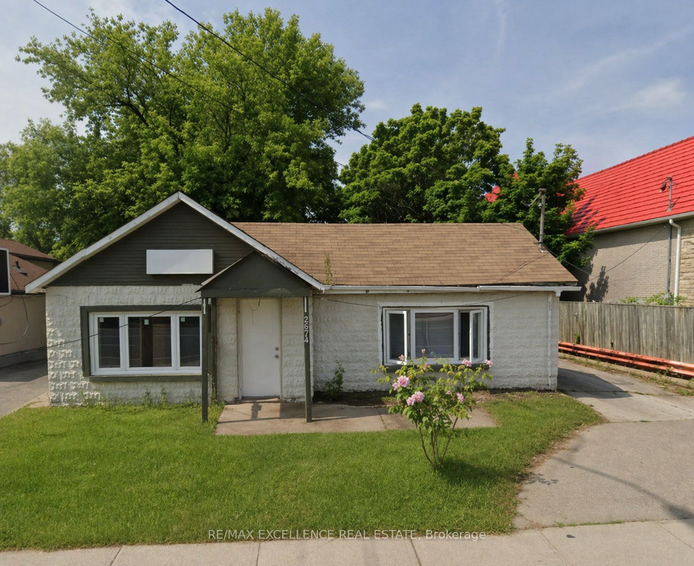 2574 Confederation Parkway, Mississauga, ON L5B 1S2
