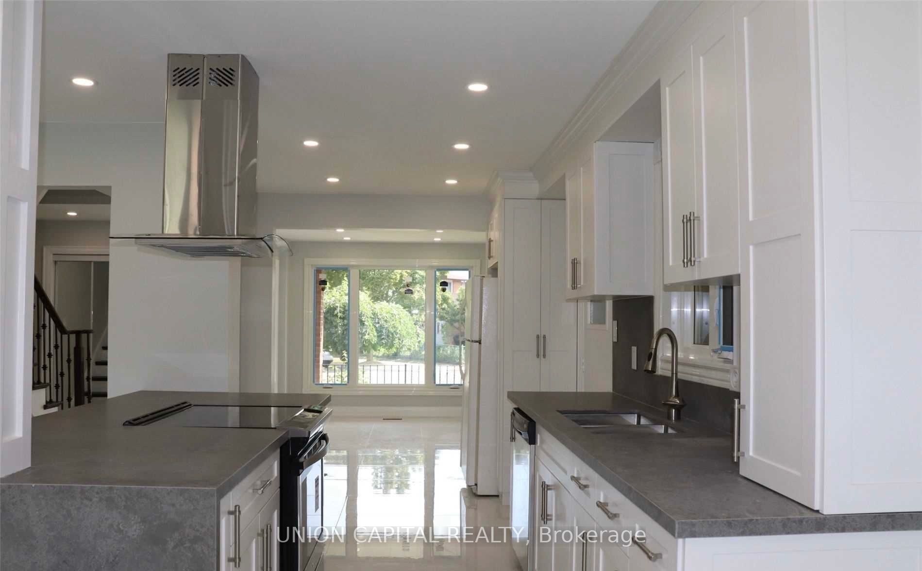 3210 Fairfox Crescent, Mississauga, ON L4X 2V8 photo 5
