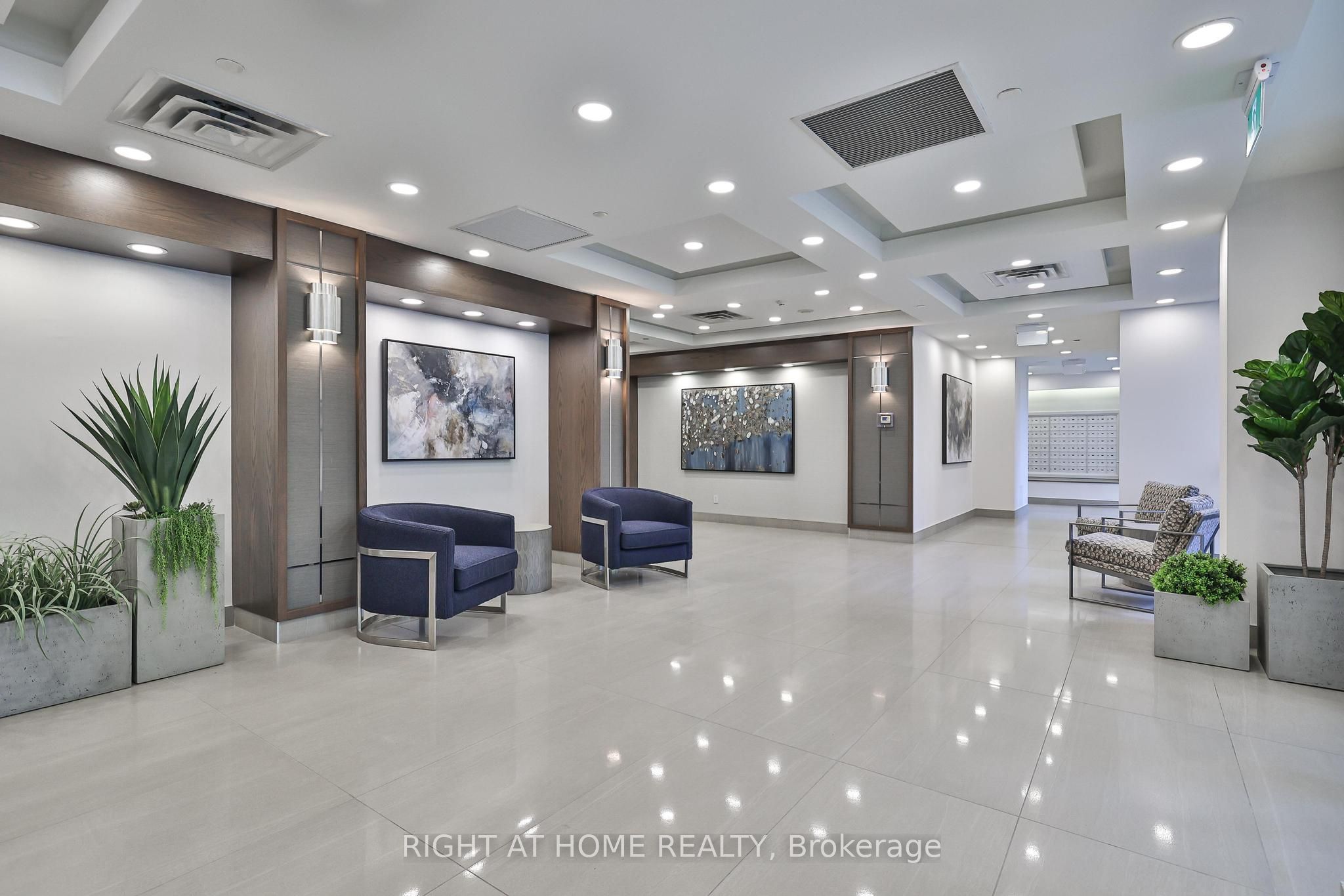 3 Michael Power Place 2402, Toronto, ON M9A 0A2 photo 3