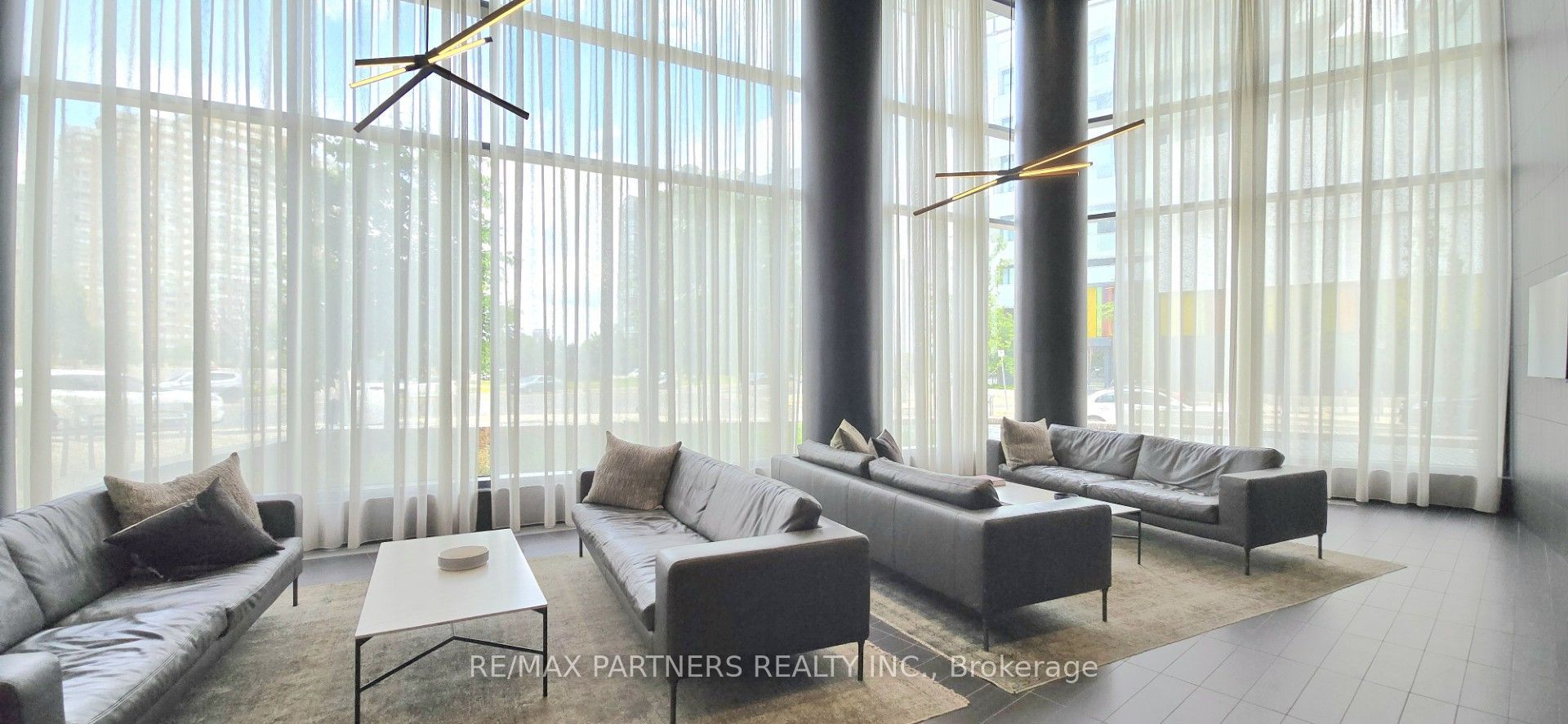 3900 Confederation Parkway 5210, Mississauga, ON L5B 0M3 photo 3