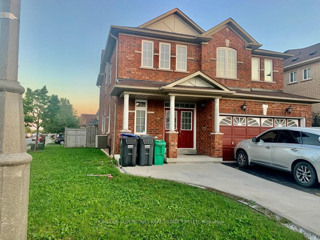 2 Arctic Fox Crescent, Brampton, ON L6R 0J2
