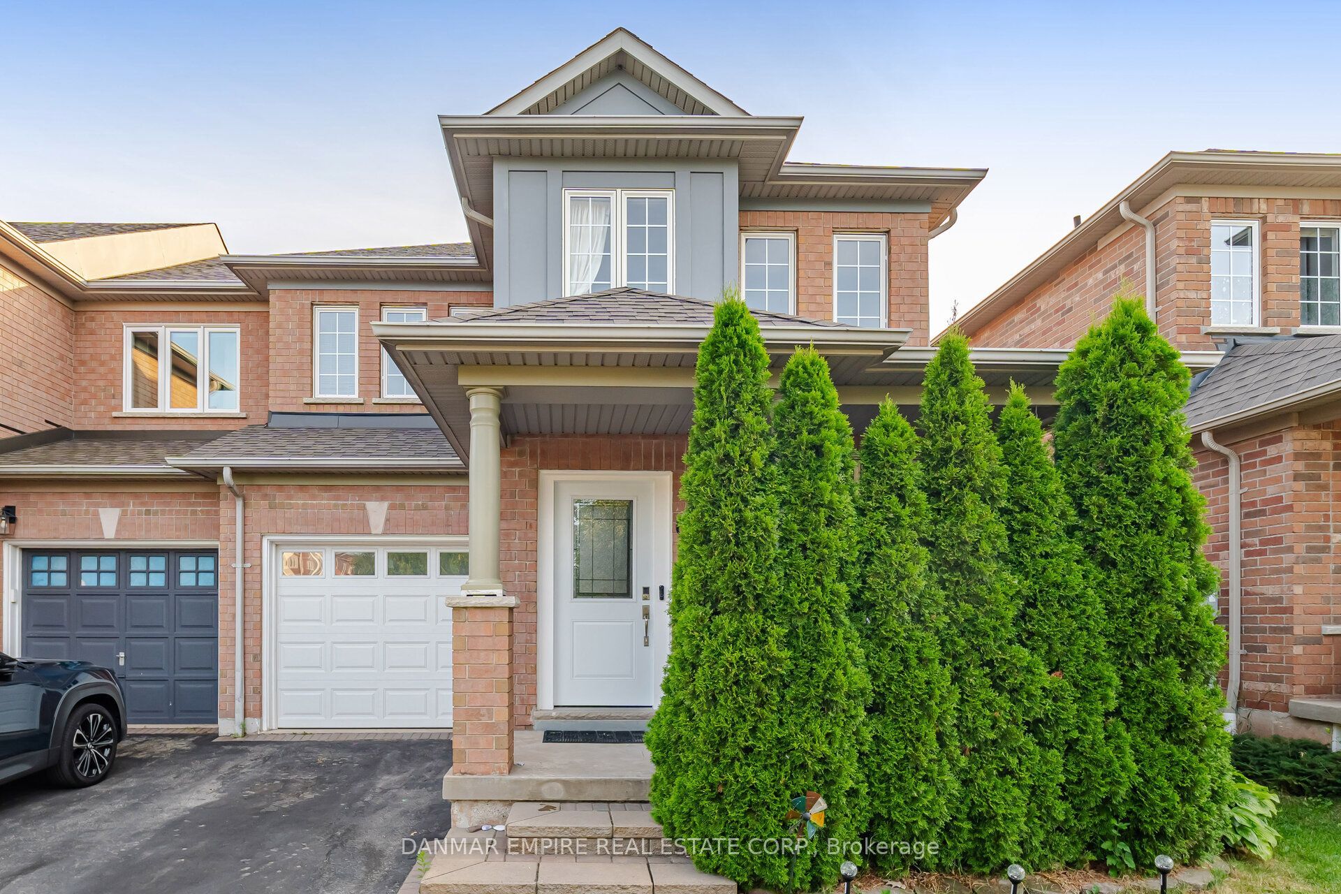 658 Julia Avenue, Burlington, ON L7Z 6X3