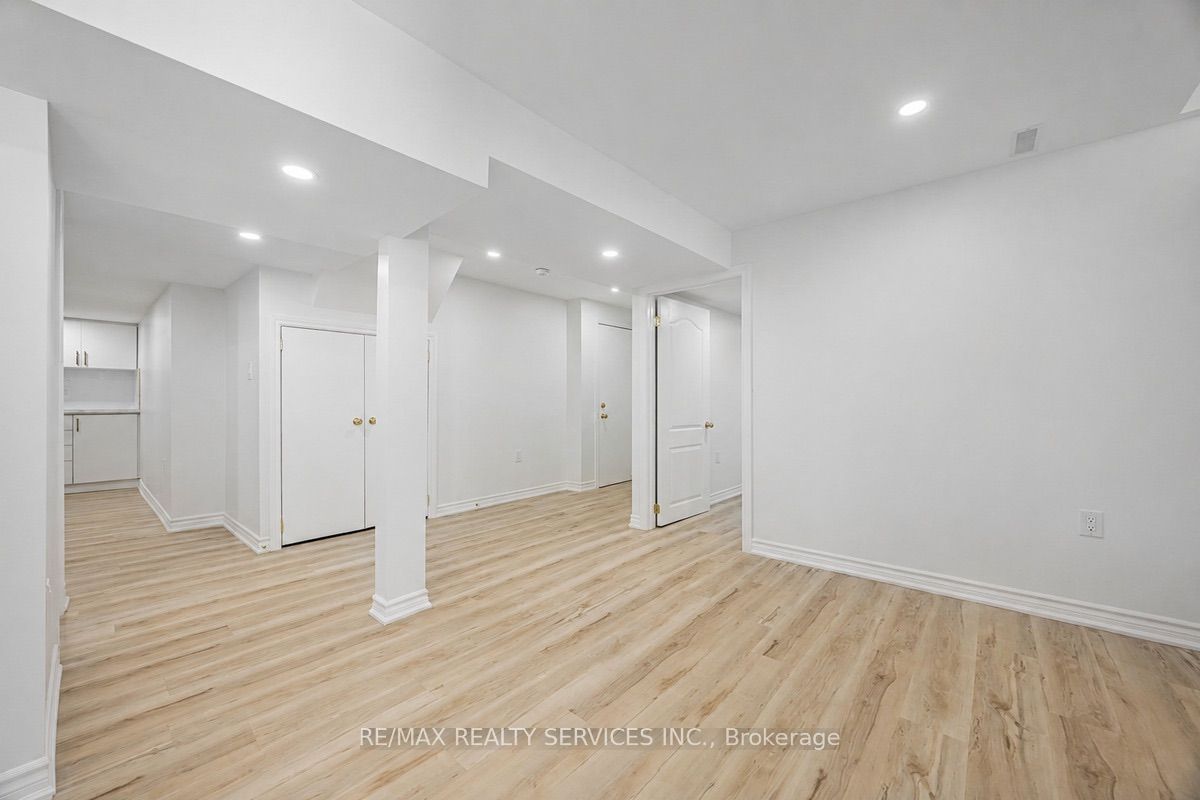 42 Northampton Street Bsmt, Brampton, ON L6S 3Y7 photo 4