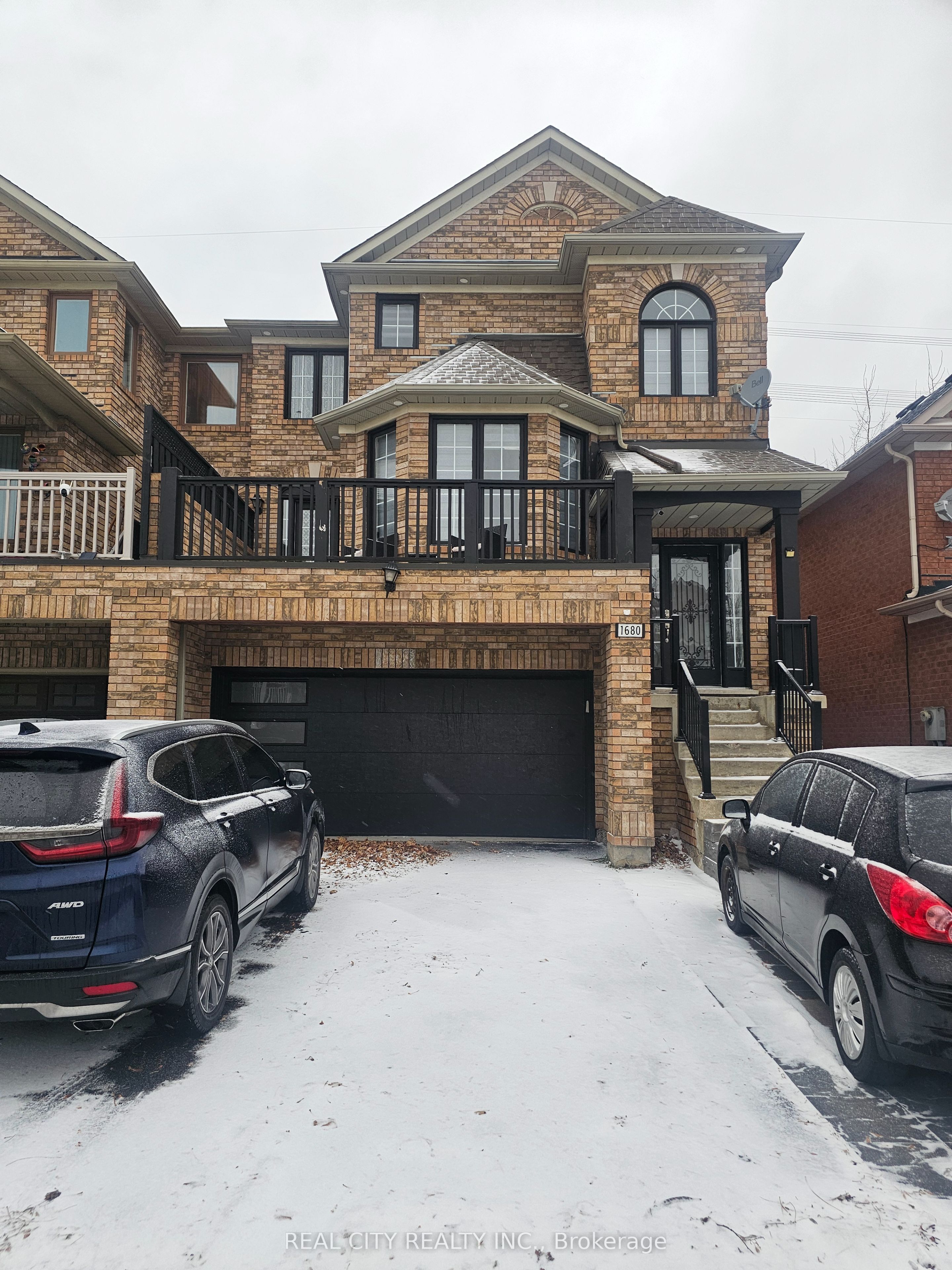 1680 Samuelson Circle, Mississauga, ON L5N 7Z7