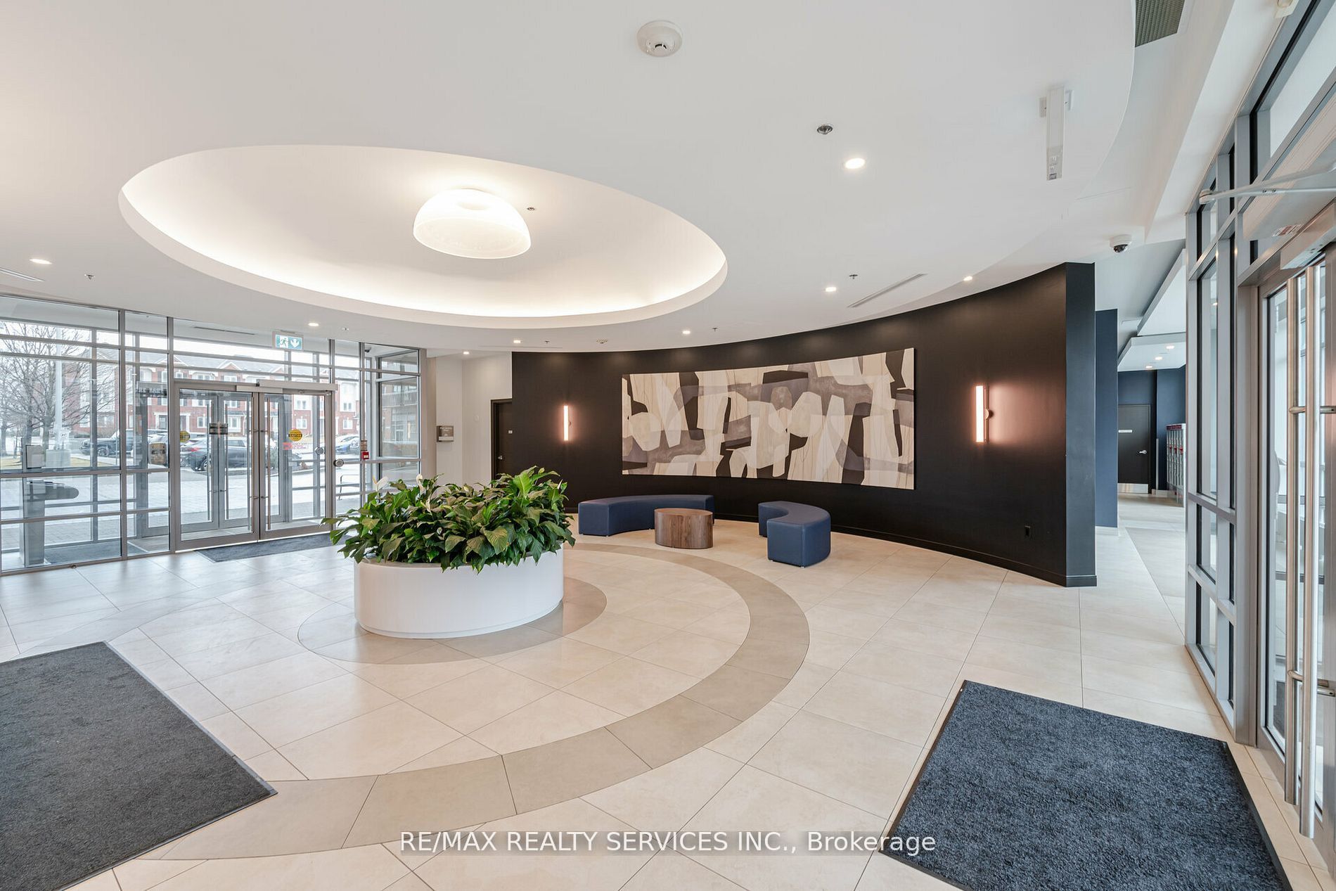 215 Queen Street E 2009, Brampton, ON L6W 0A9 photo 4
