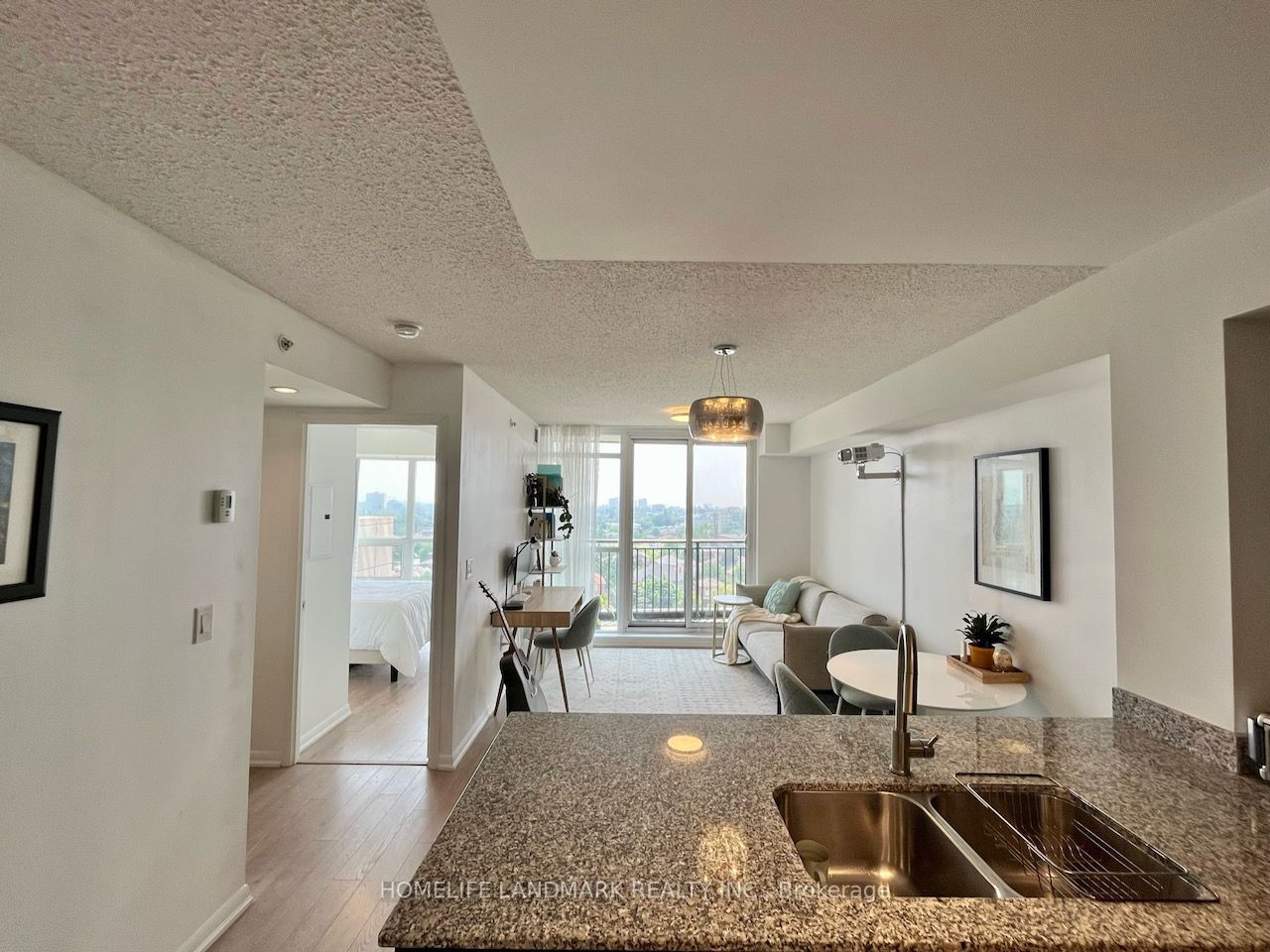 800 Lawrence Avenue W 915, Toronto, ON M6A 0B1