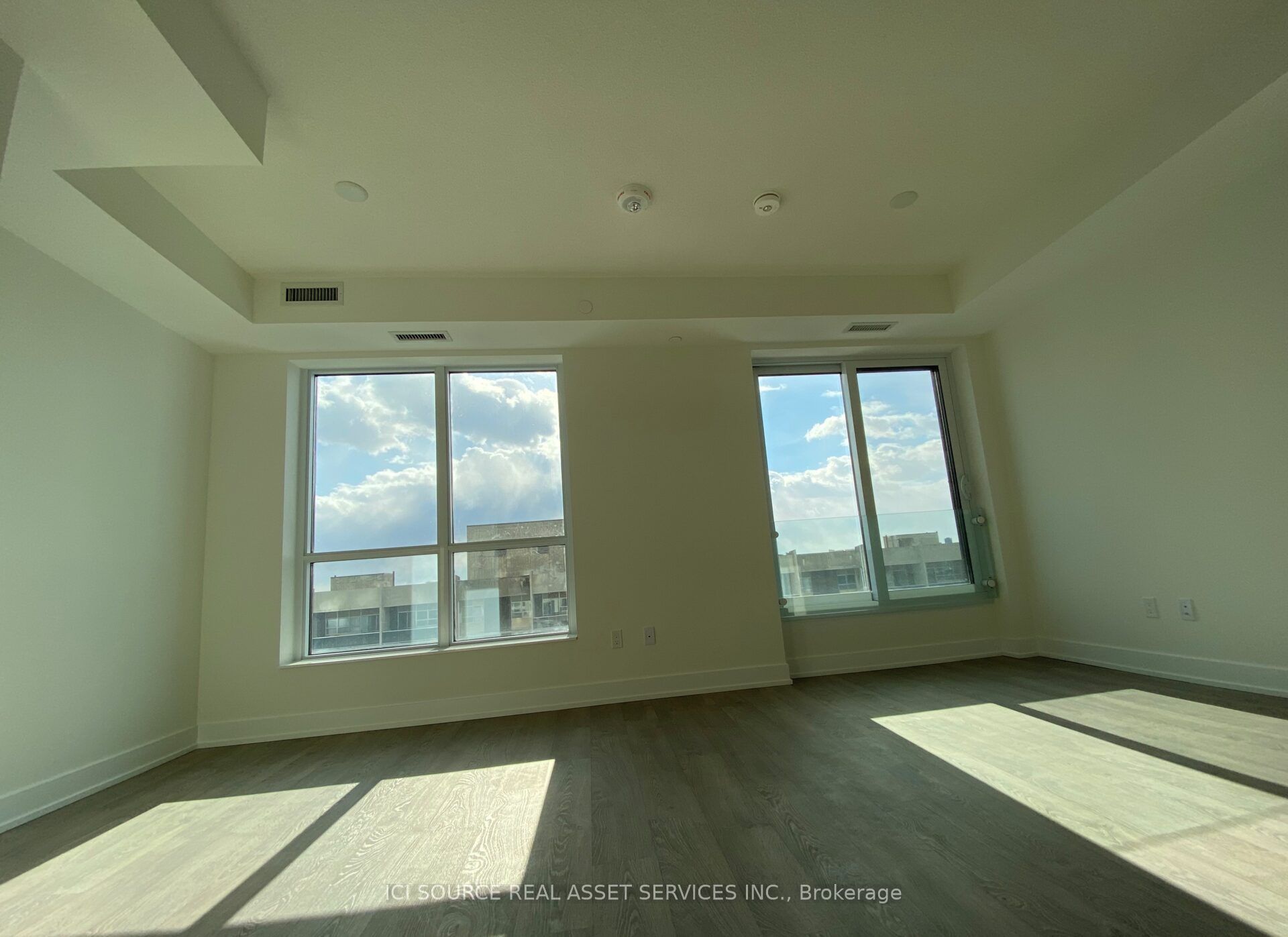 9 Mabelle Avenue 3025, Toronto, ON M9A 0E1