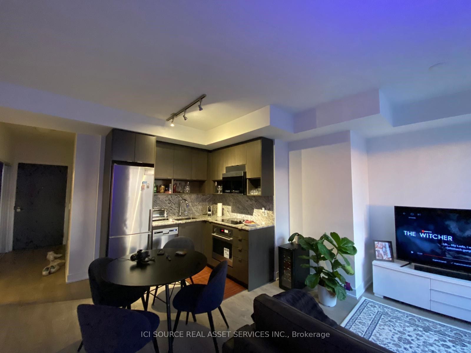 9 Mabelle Avenue 3025, Toronto, ON M9A 0E1 photo 3