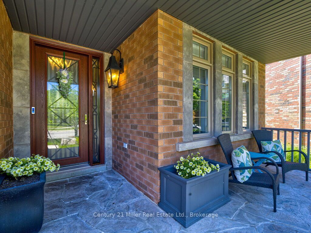 2380 Gladacres Lane, Oakville, ON L6M 0G4 photo 4