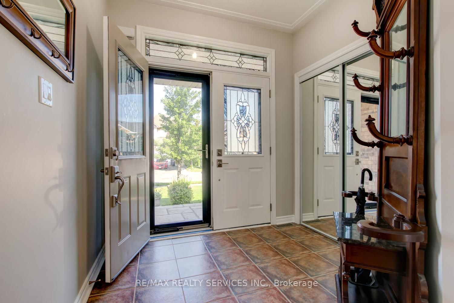 35 Hardgate Crescent, Brampton, ON L7A 3V7 photo 2