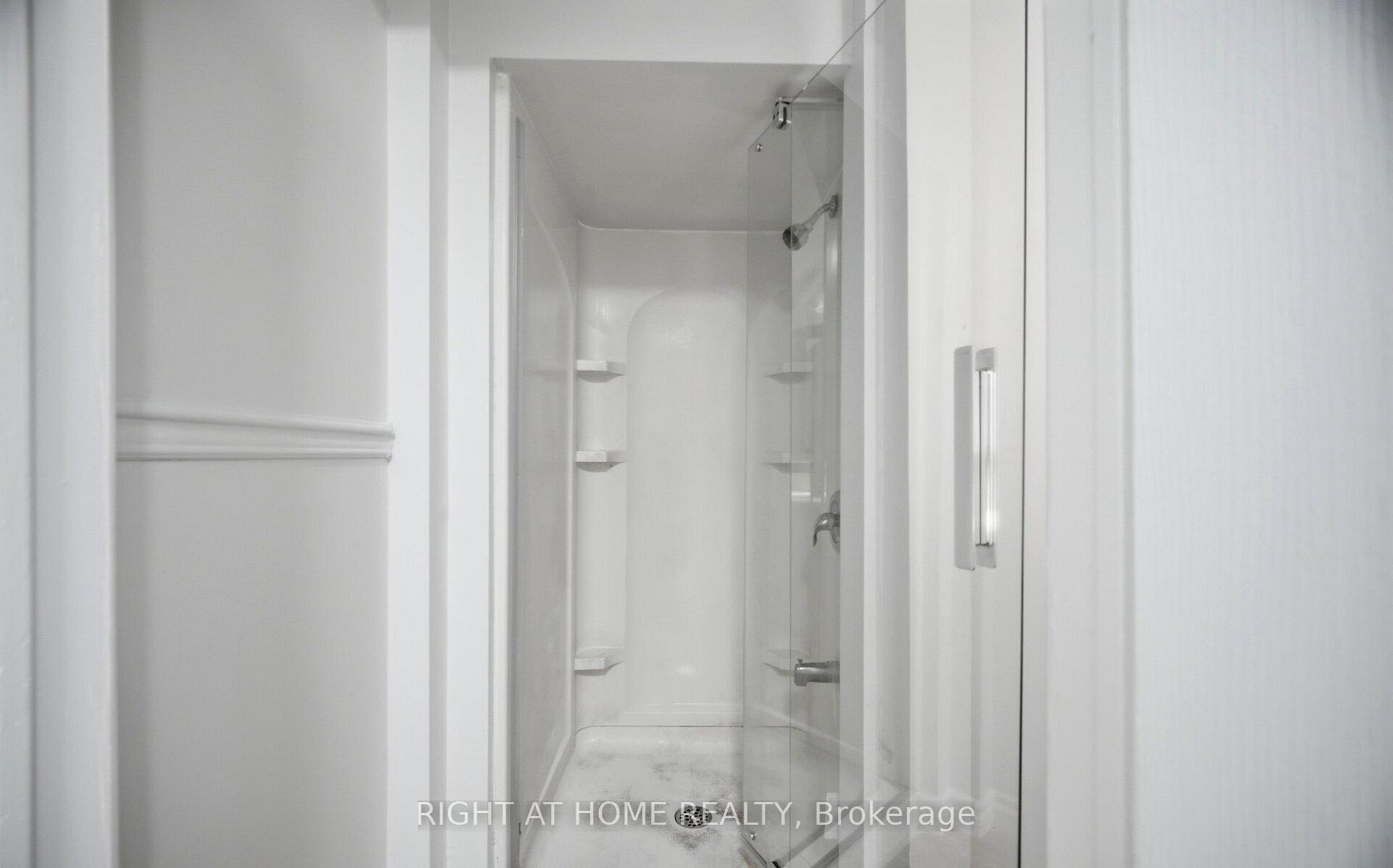 2349 Strawfield Court, Oakville, ON L6H 6C2 photo 4