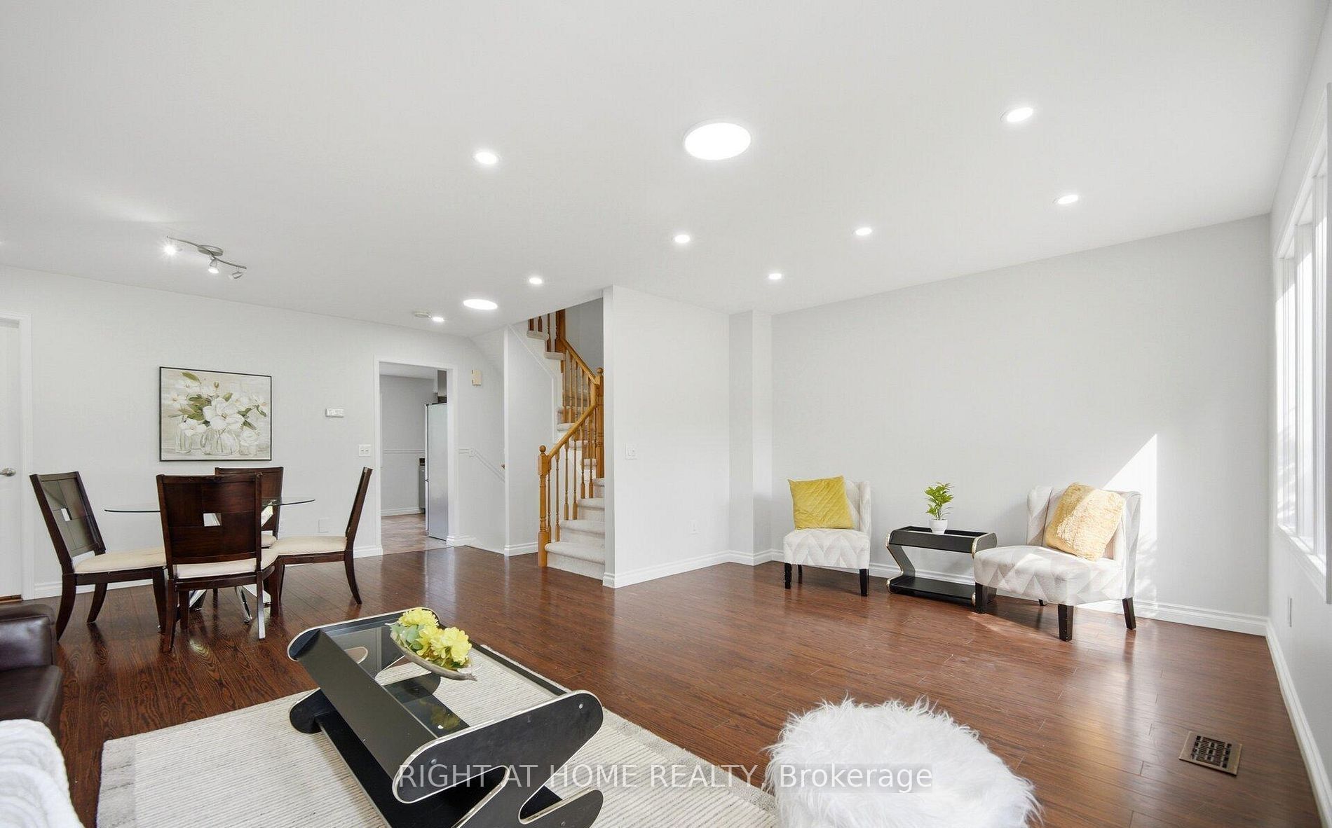 2349 Strawfield Court, Oakville, ON L6H 6C2 photo 5