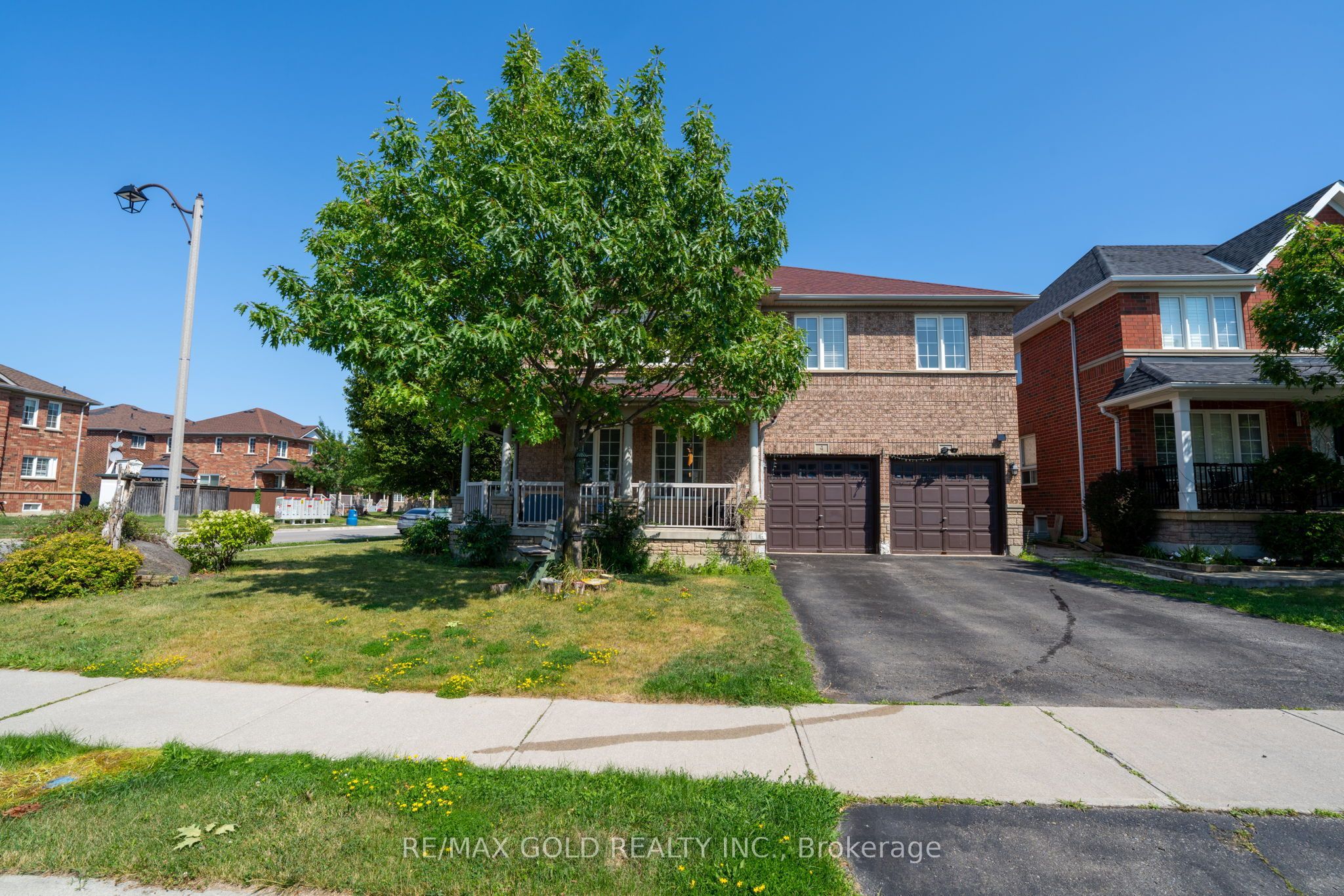 4 SUNNYVIEW Road, Brampton, ON L7A 3E3