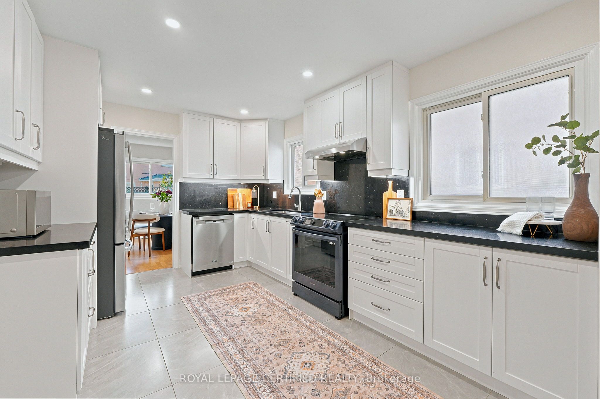 3135 Shadetree Drive, Mississauga, ON L5N 6P3 photo 3