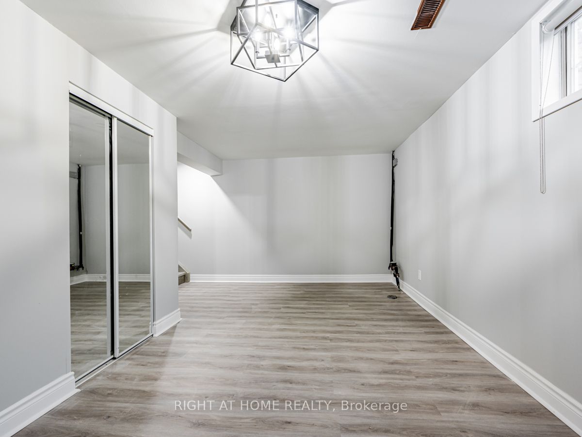 188 Mavety Street Bsmt, Toronto, ON M6P 2M2 photo 3
