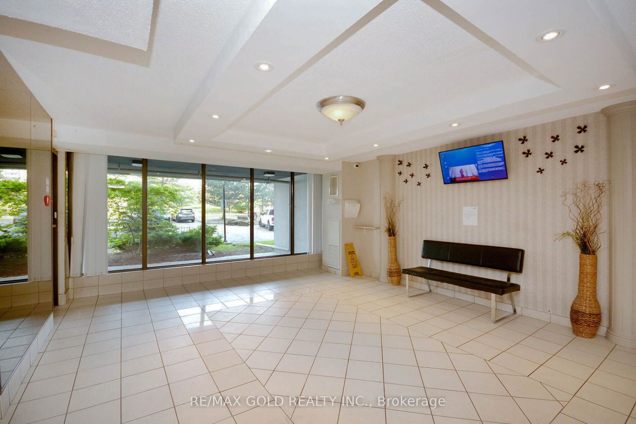 21 Knightsbridge Road 407, Brampton, ON L6T 3Y1 photo 5