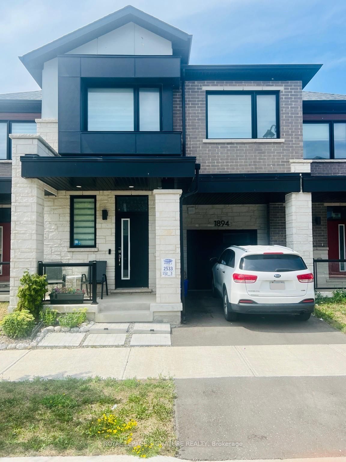 1894 Thames Circle, Milton, ON L9E 1Y9