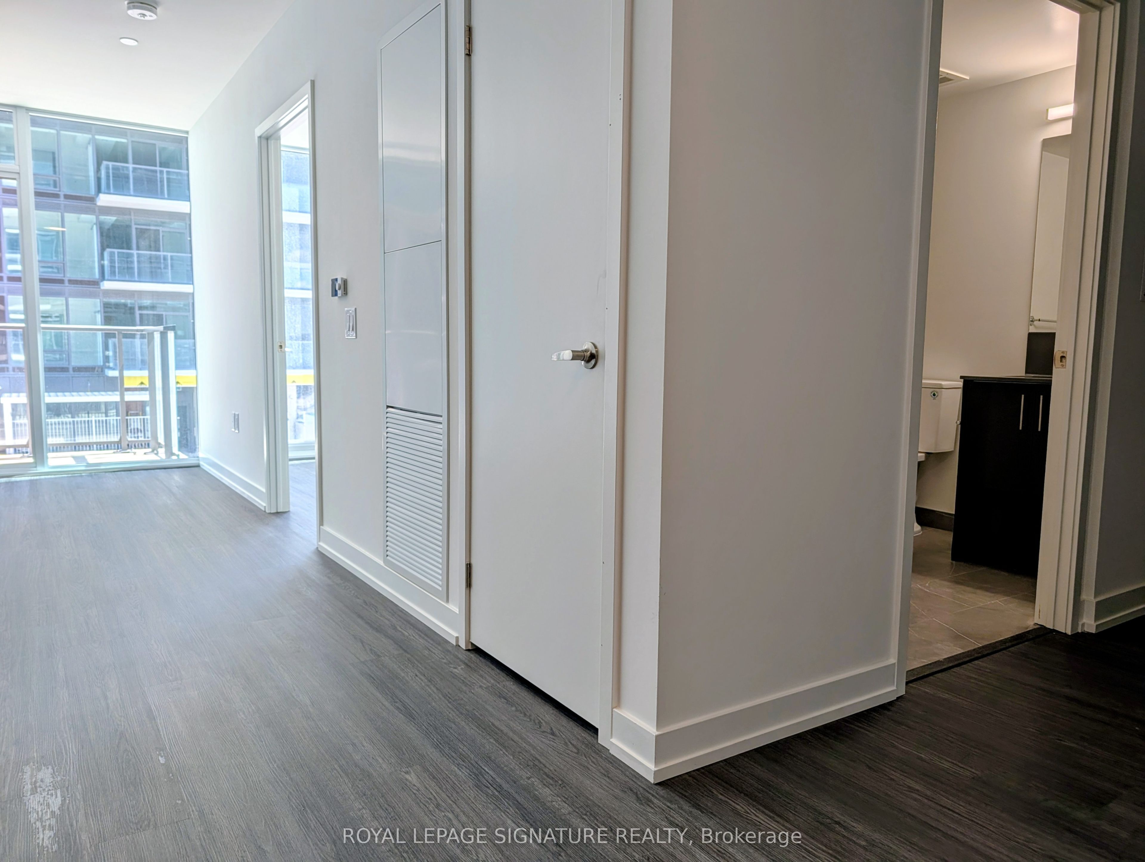4010 Eglinton Avenue W 807, Toronto, ON M9A 4M2 photo 4
