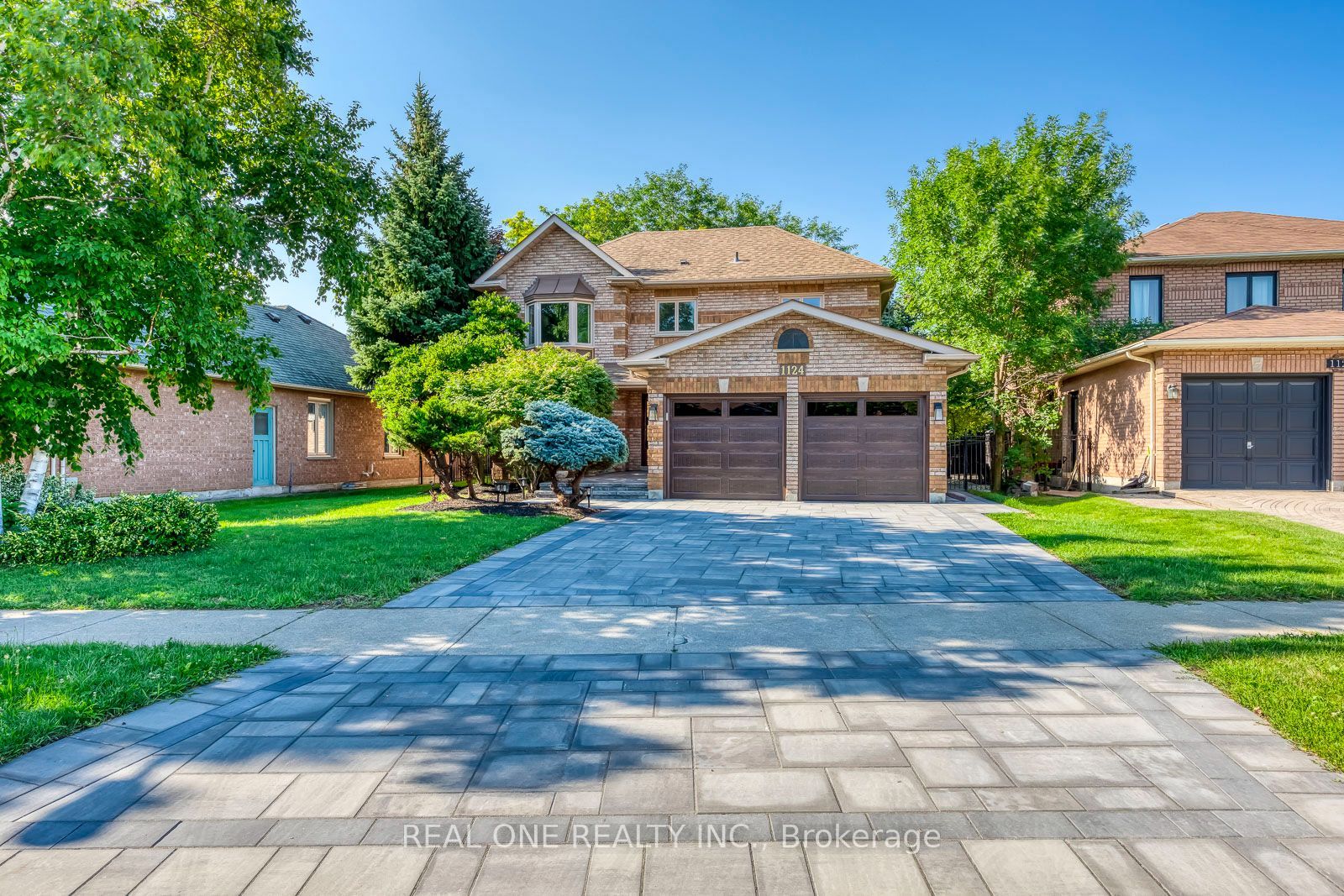 1124 Thoresby Drive, Oakville, ON L6J 7M6 photo 2