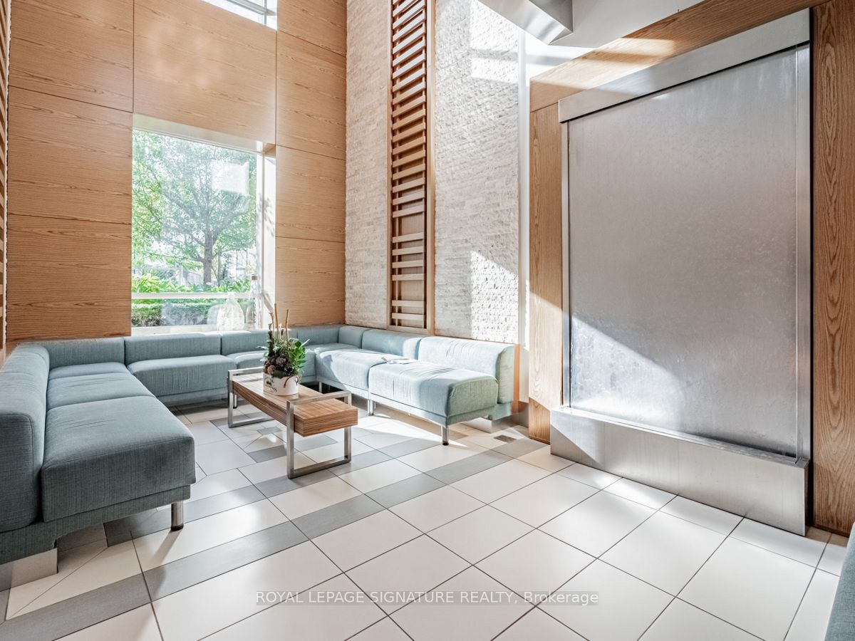 155 Legion Road N 2314, Toronto, ON M8Y 0A7 photo 3