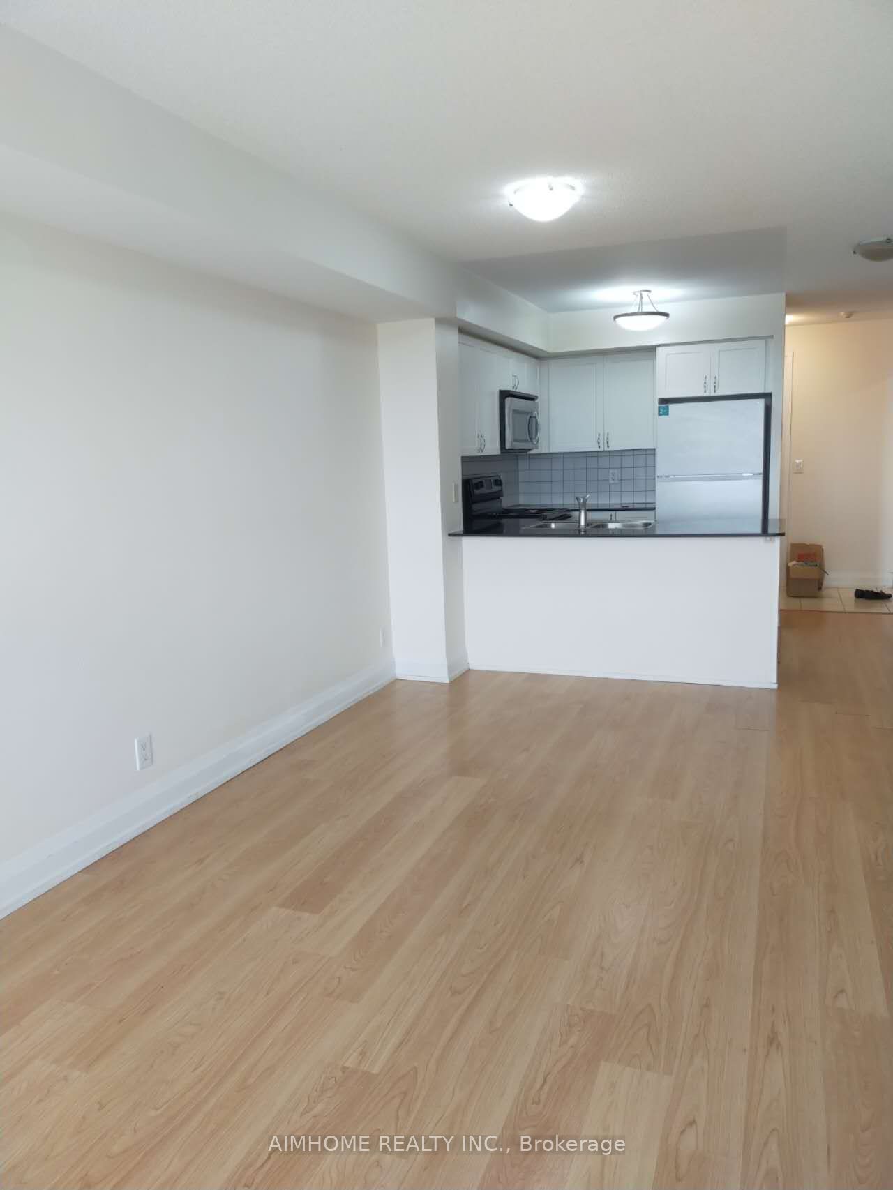 1070 Sheppard Ave W Avenue 1207, Toronto, ON M3J 0G8 photo 2
