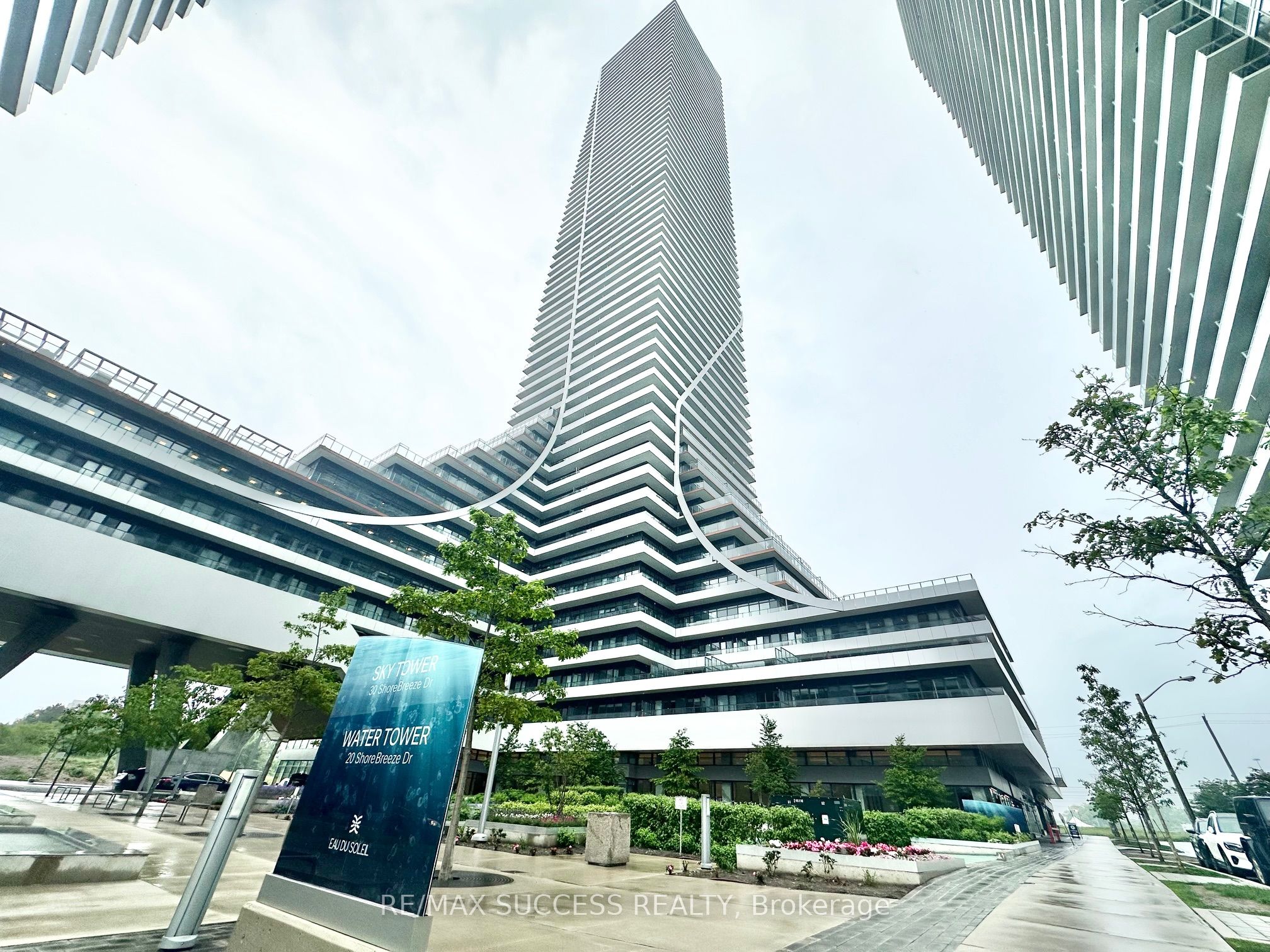 30 Shore Breeze Drive 2617, Toronto, ON M8V 0J1