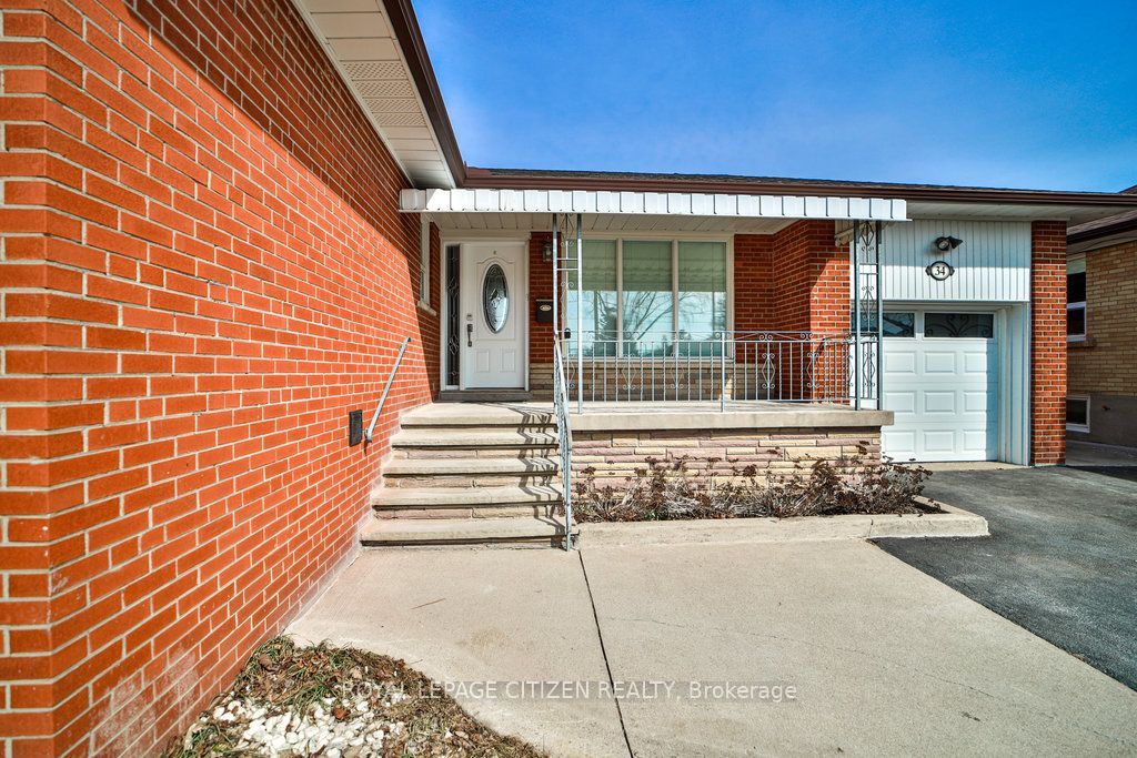 34 Belleglade Upper Court, Toronto, ON M9M 2W4 photo 2