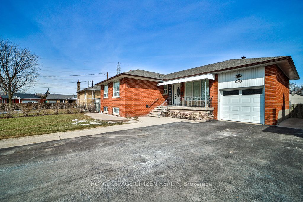 34 Belleglade Upper Court, Toronto, ON M9M 2W4 photo 4