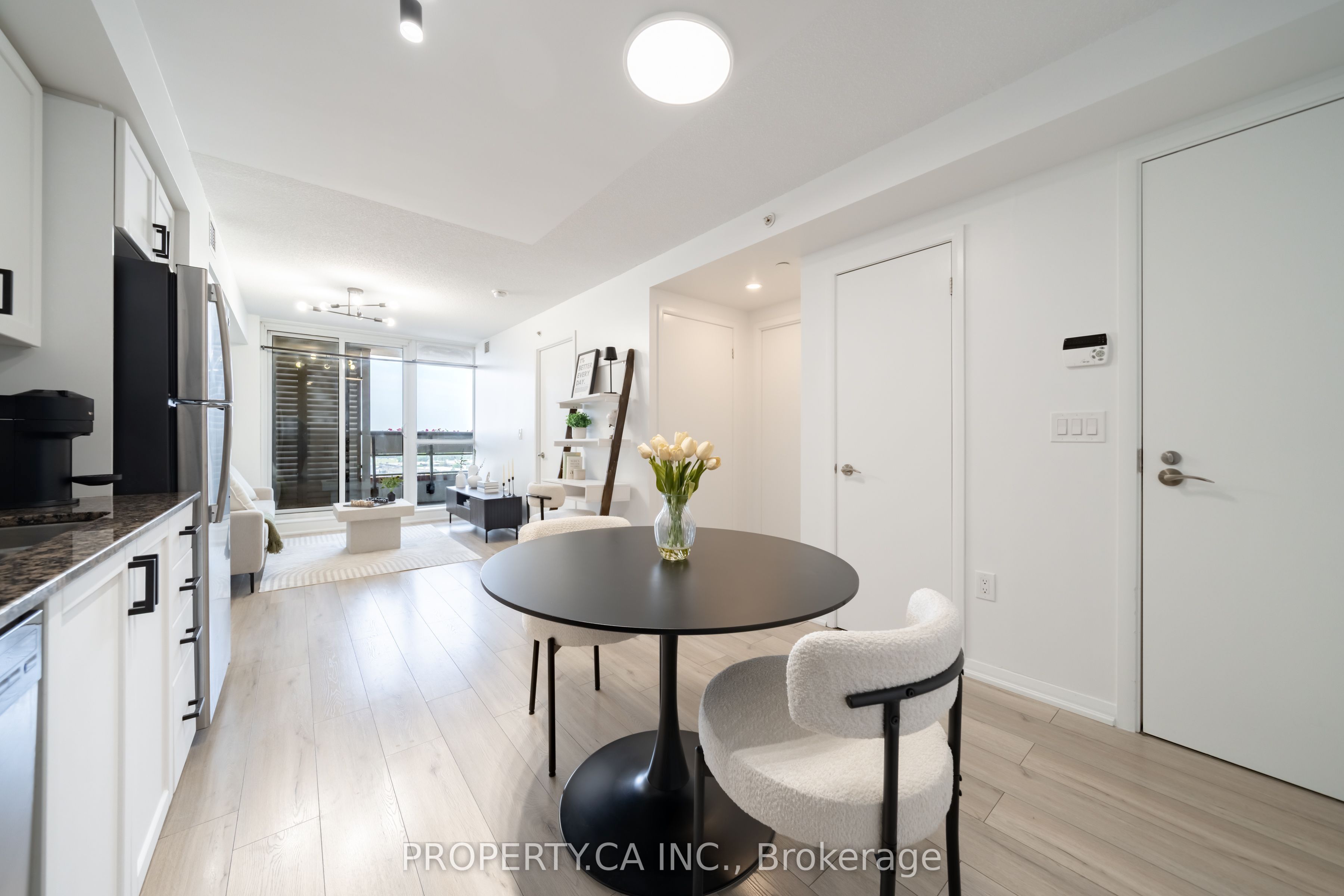 830 Lawrence Avenue 1201, Toronto, ON M6A 0A2 photo 3