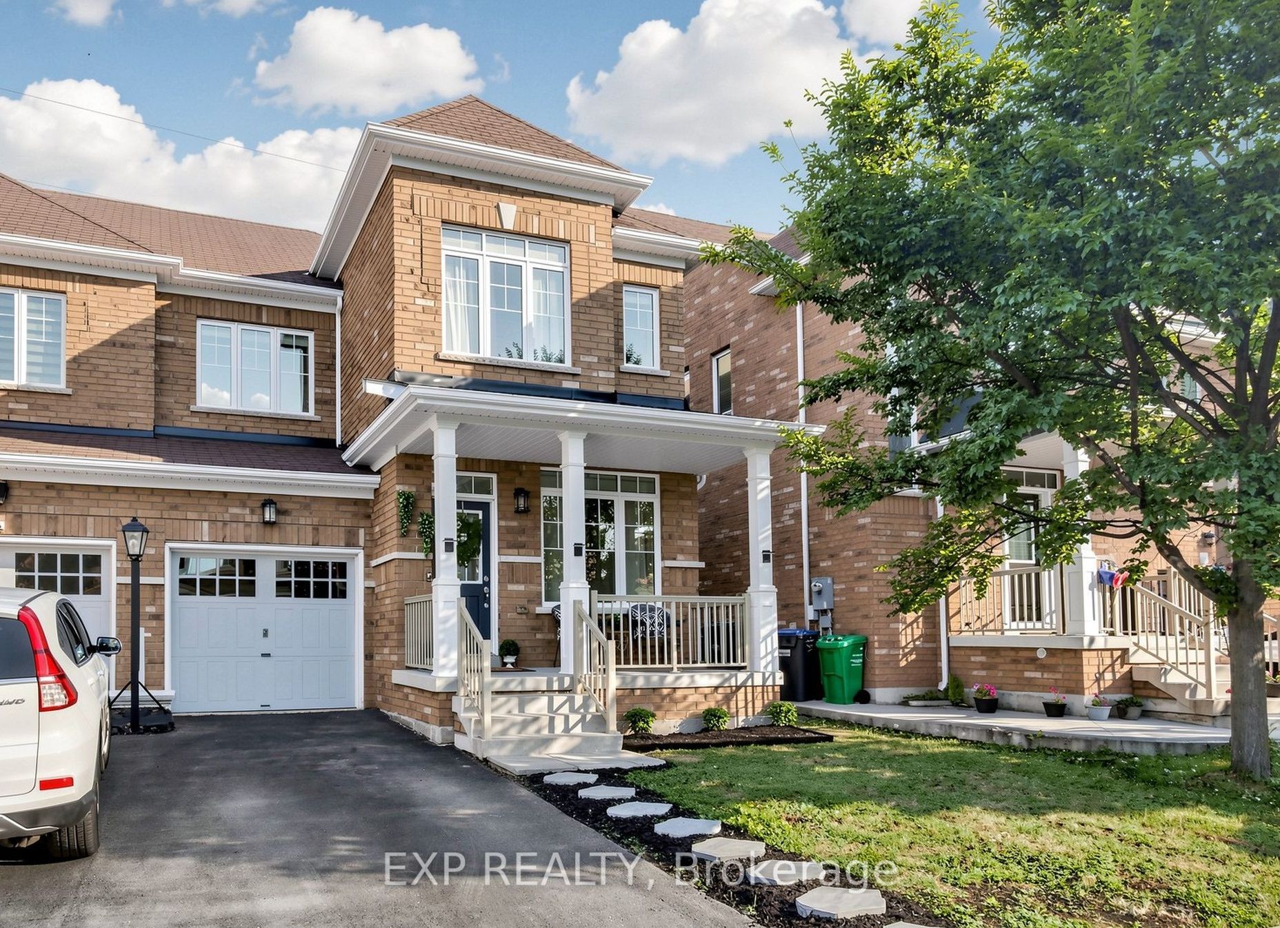 10 Borrelli Drive, Brampton, ON L6Y 5W9 photo 2