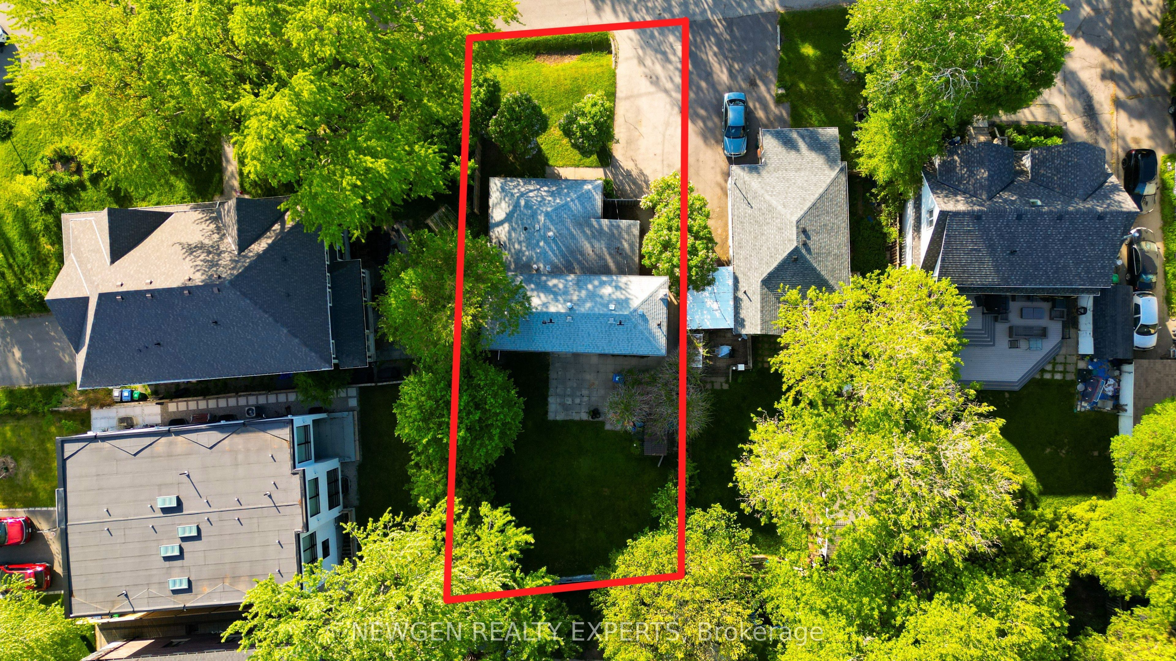 1070 Pelham Avenue, Mississauga, ON L5E 1L2 photo 3