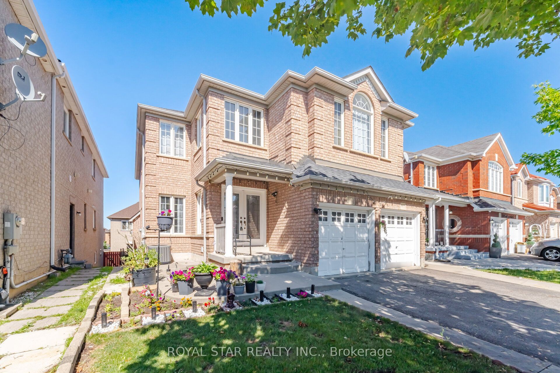 18 Summer Mist Court, Brampton, ON L6R 2Z1 photo 3