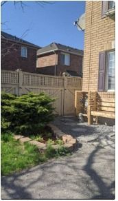 657 Thompson Road S BSMT, Milton, ON L9T 5W8 photo 2