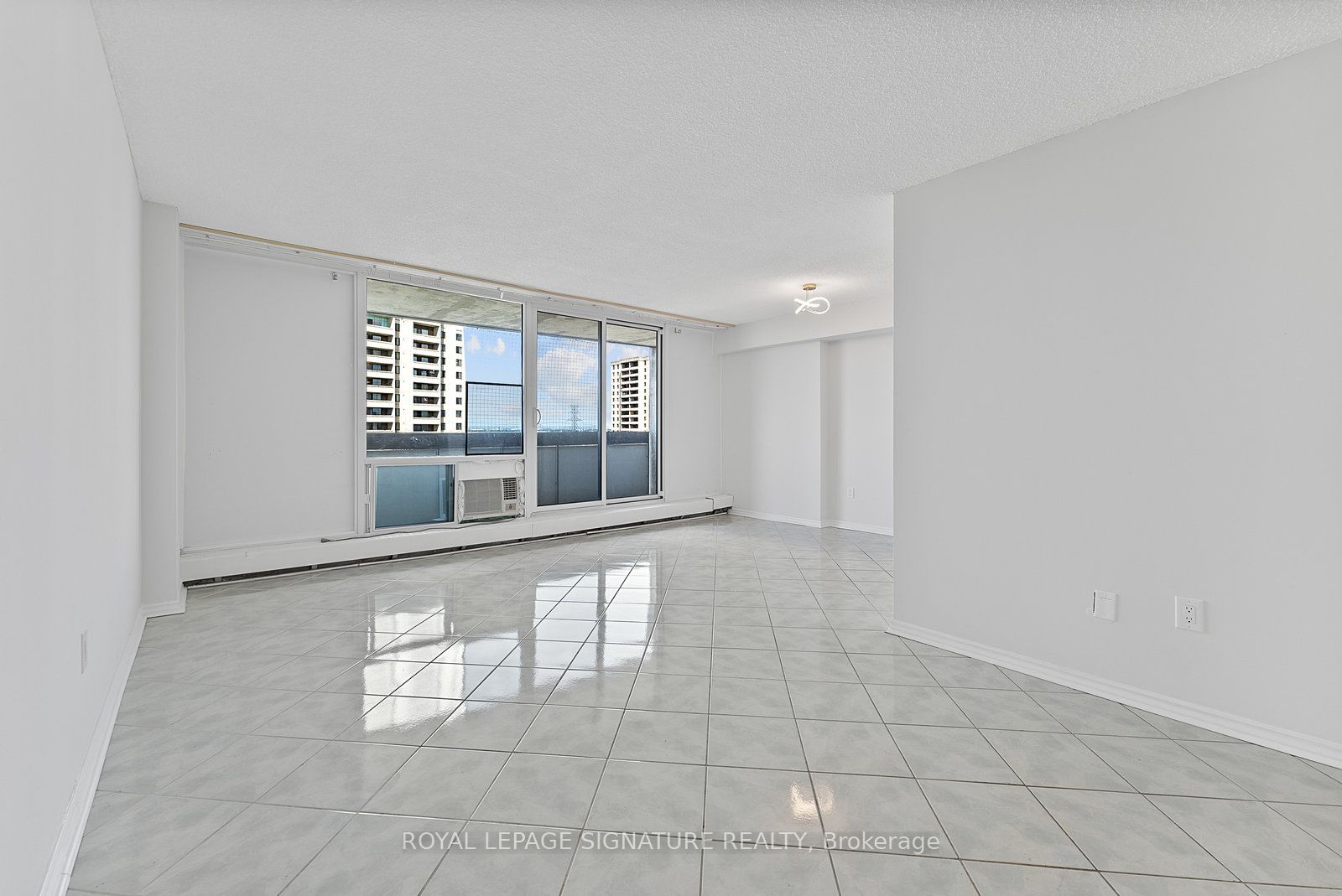 5 San Romanoway 906, Toronto, ON M3N 2Y4 photo 3