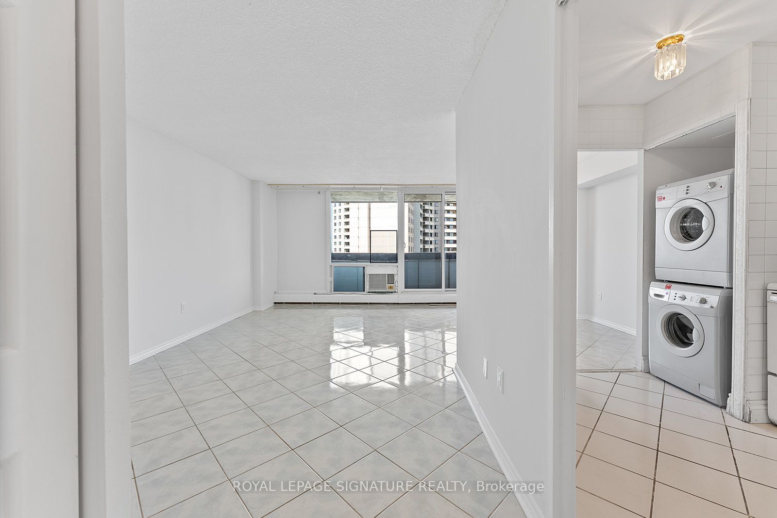 5 San Romanoway 906, Toronto, ON M3N 2Y4 photo 4