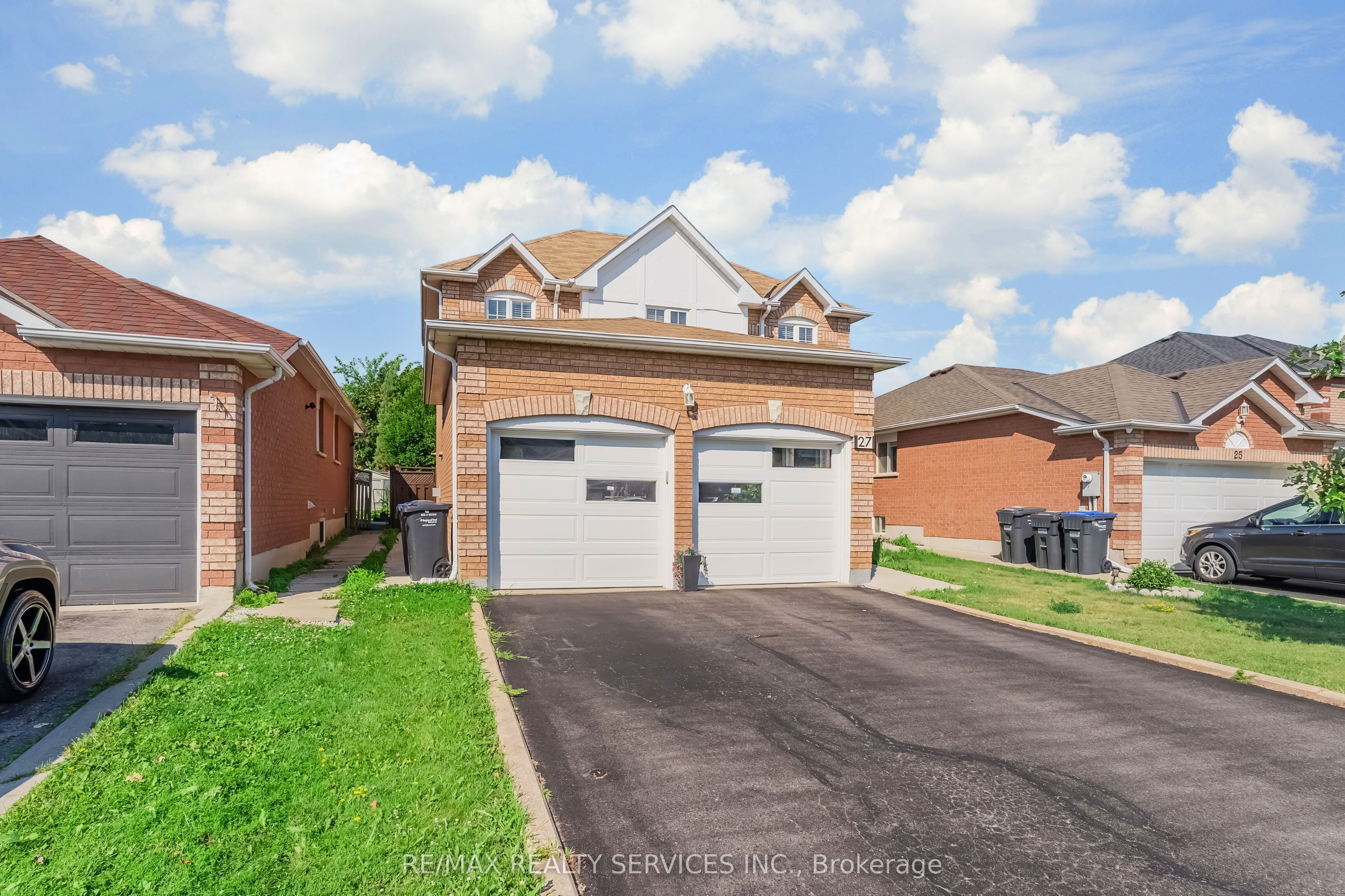 27 Colleyville Street, Brampton, ON L7A 1H7 photo 2