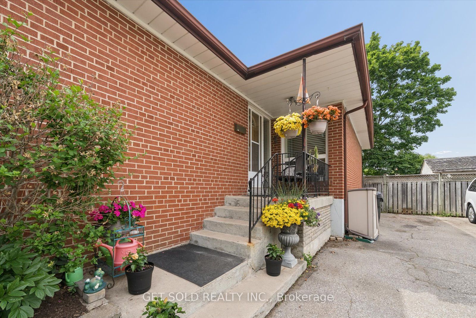 32 Checkendon Drive, Toronto, ON M9W 2Y9 photo 2