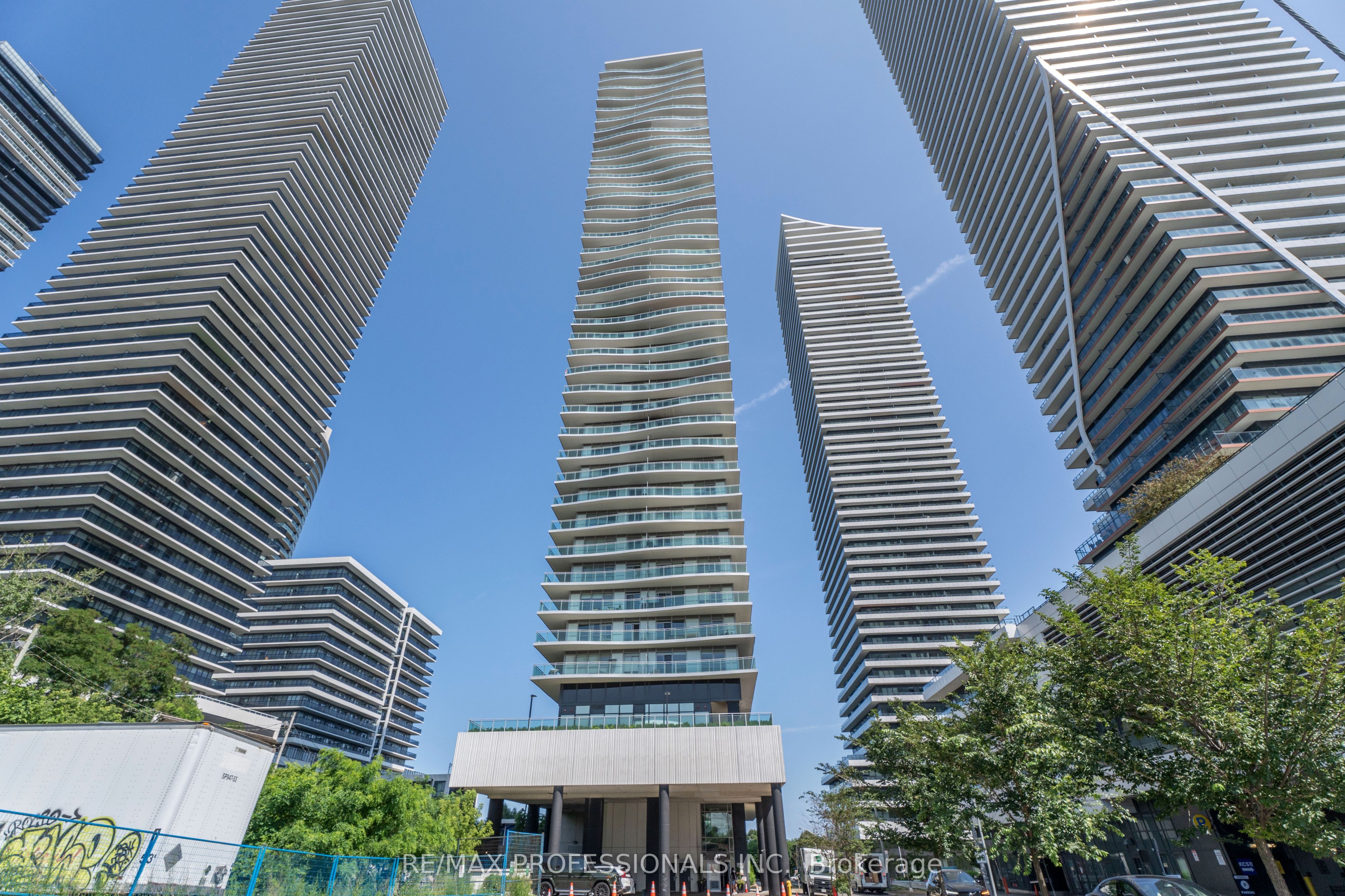 33 Shore Breeze Drive 1904, Toronto, ON M8V 0G1 photo 4