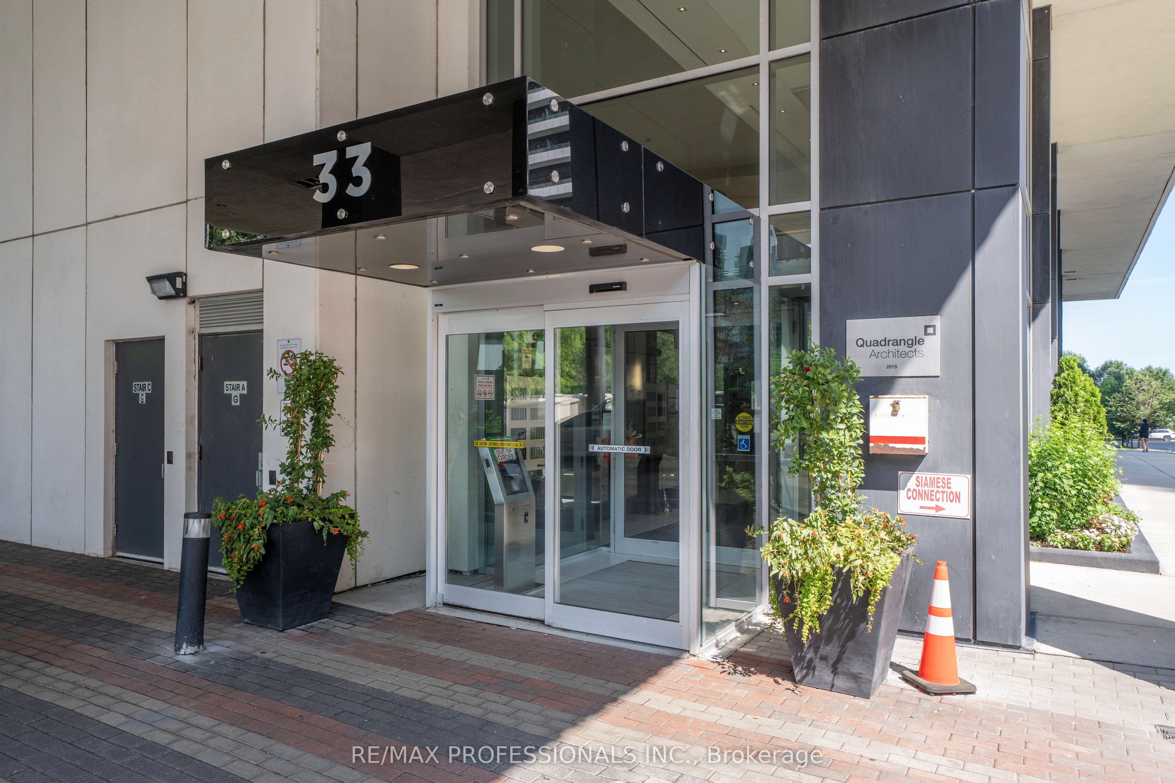 33 Shore Breeze Drive 1904, Toronto, ON M8V 0G1 photo 5