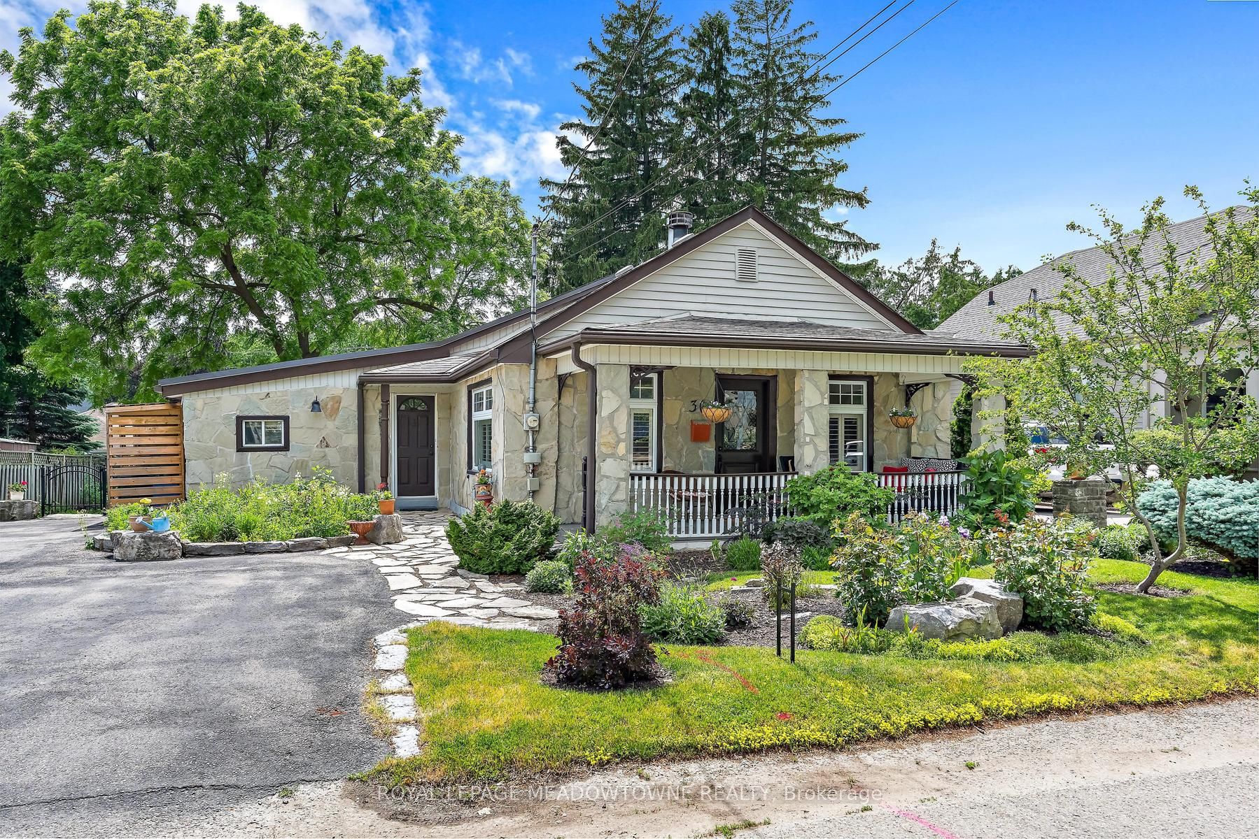 30 Victoria Street, Halton Hills, ON L7G 3N6